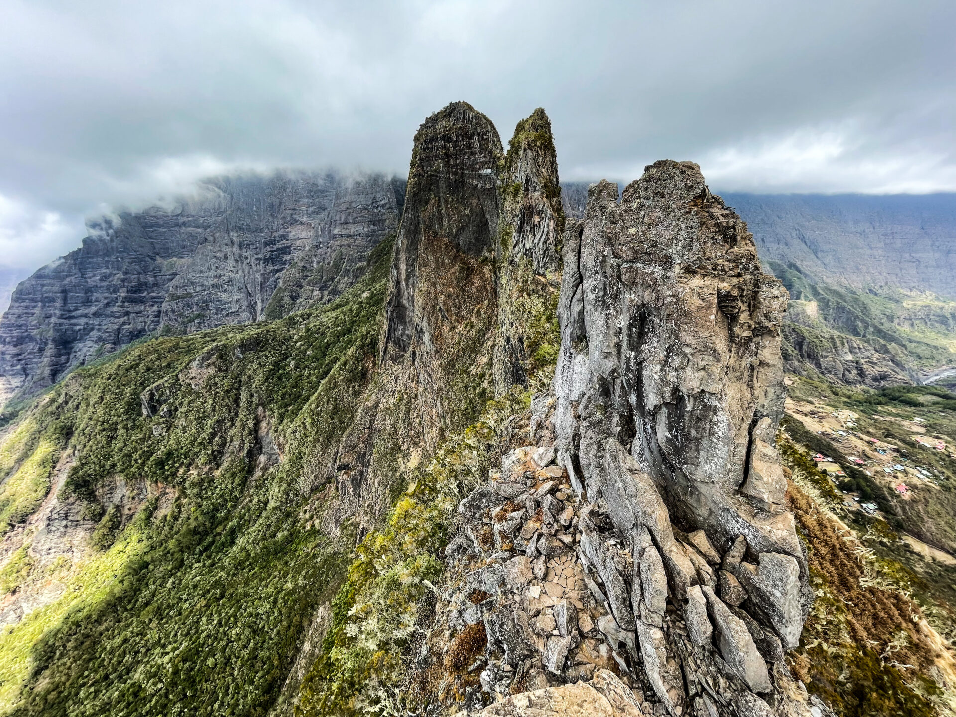 Traversée des 3 Salazes Cilaos Réunion escalade alpinisme climb climbing Mafate