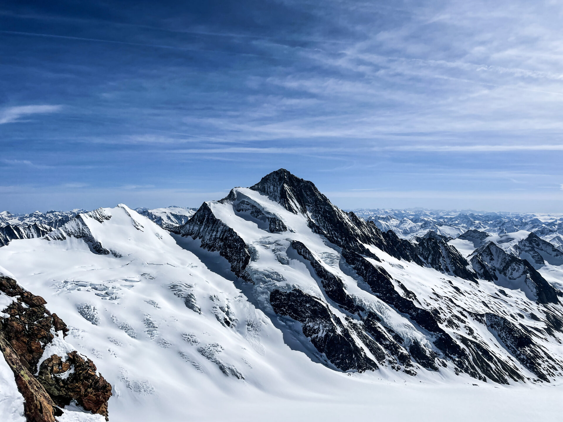 Raid ski Oberland Bernois randonnée alpinisme glacier gletscher Konkordia Monch Jungfrau Aletsch Aletschgletscher hutte