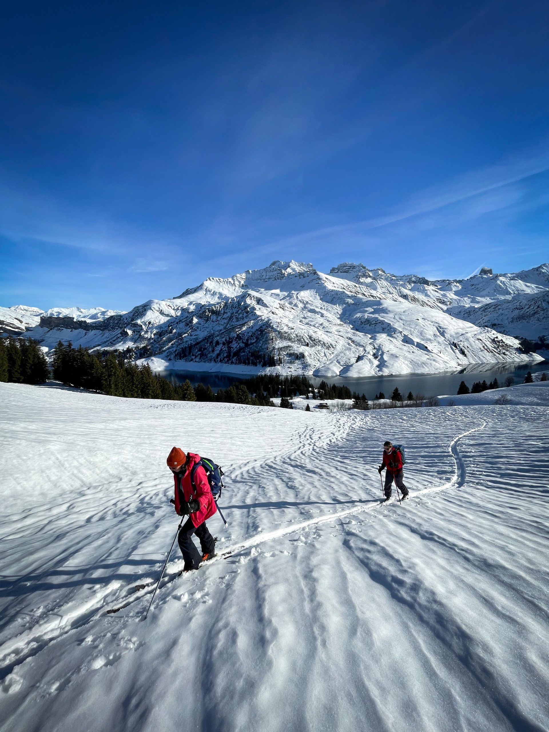 Beaufortain ski de randonnée ski touring ski alpinisme Roche Parstire lac de Roselend