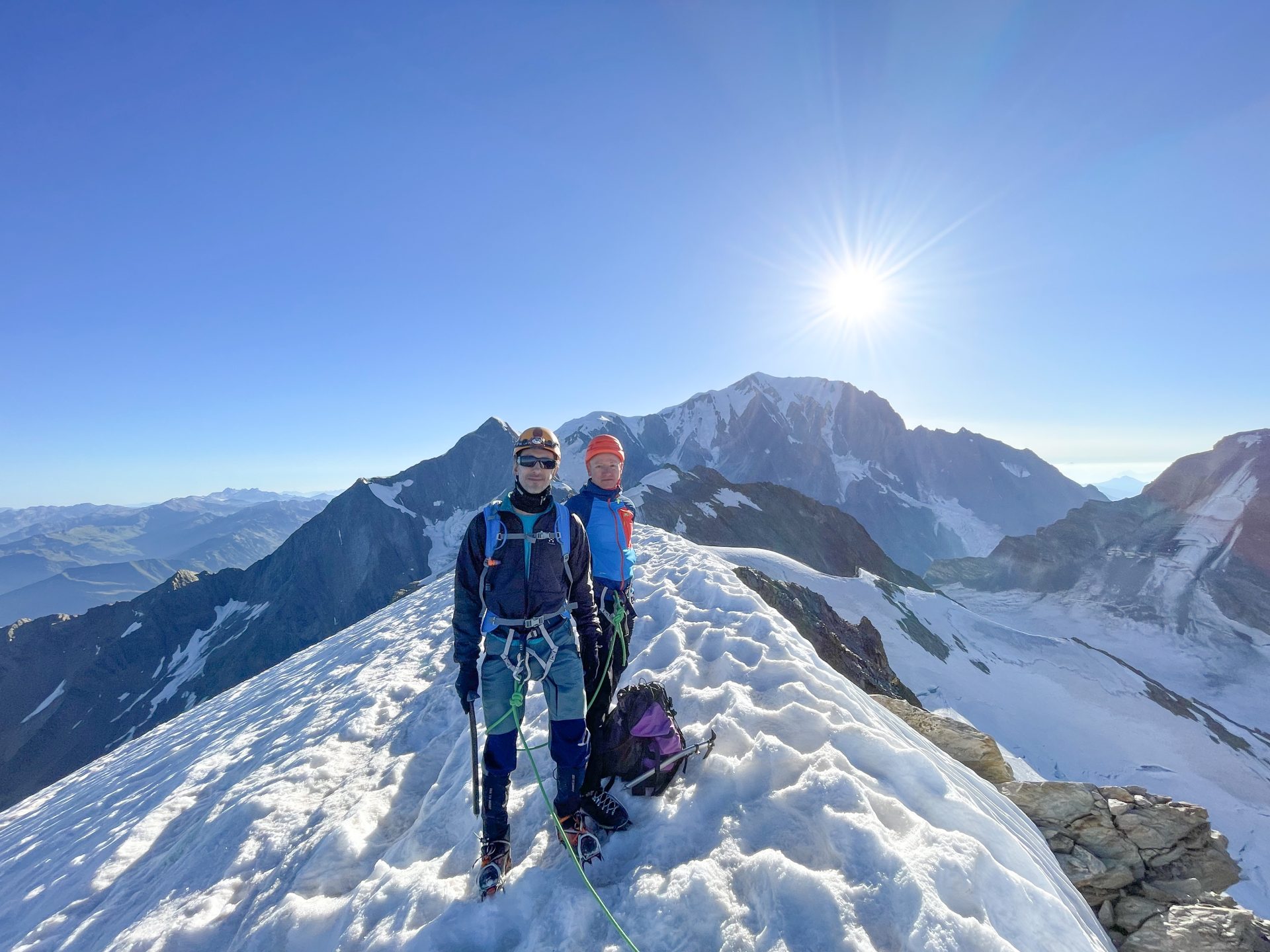 Mont Blanc Chamonix Alpinisme traversée Dôme de Miage refuge Conscrits Bérengère glacier Tré-la-Tête