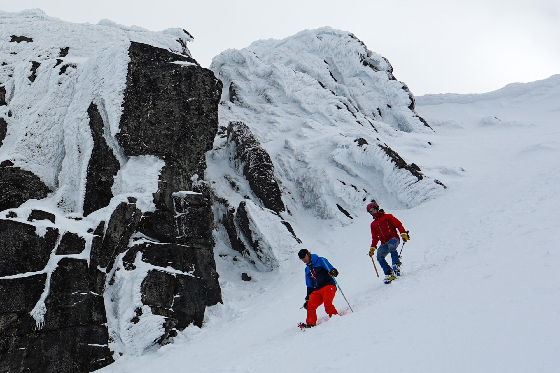 Norvège Lofoten Geitgallien ski de randonnée fjord paysage