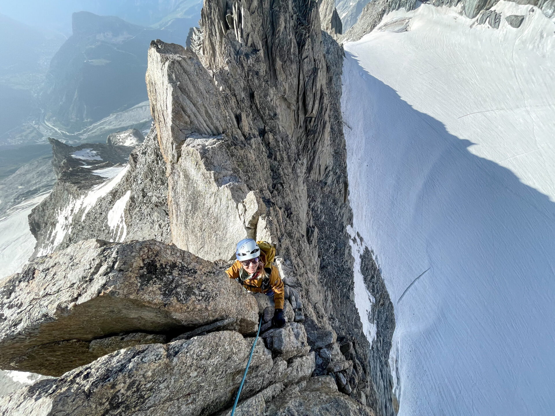 alpinisme aiguille Entrèves traversée Géant escalade Mont Blanc massif glacier Combe Maudite refuge Torino Courmayeur Italie