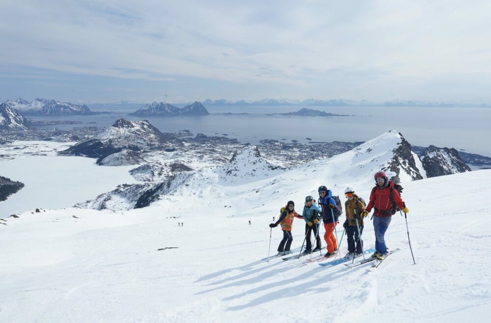 Norvège Lofoten Varden ski de randonnée paysage fjord