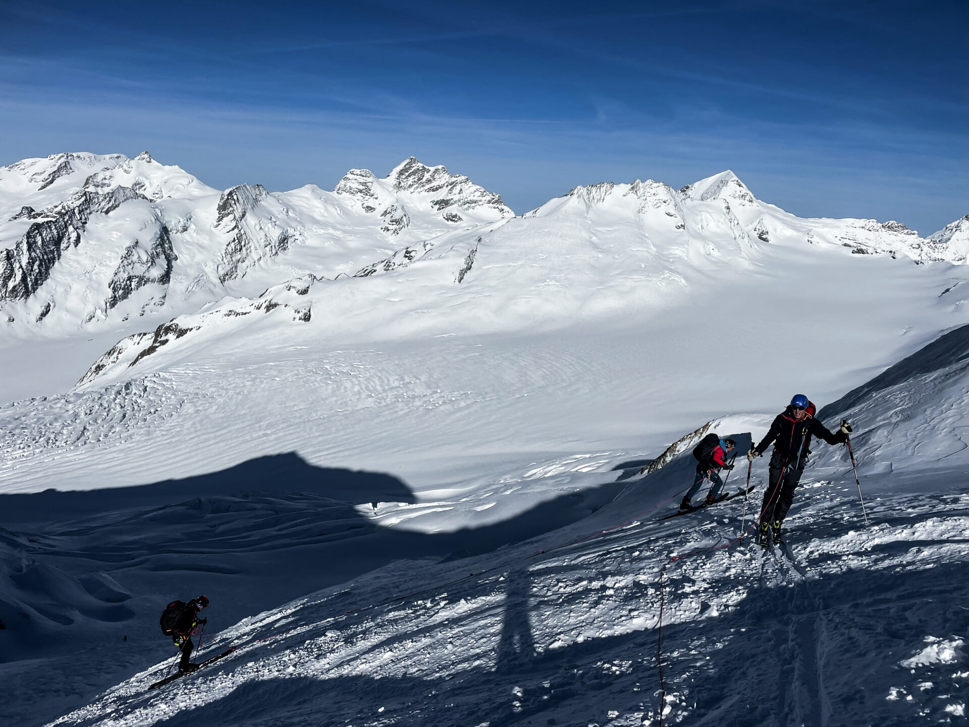 Raid ski Oberland Bernois randonnée alpinisme glacier gletscher Konkordia Monch Jungfrau Aletsch Aletschgletscher hutte