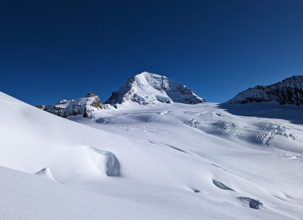 Raid ski Oberland Bernois randonnée alpinisme glacier gletscher Konkordia Monch Jungfrau Aletsch Aletschgletscher hutte