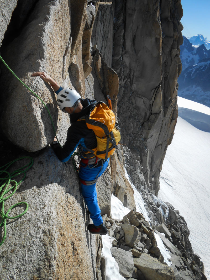 Arête des cosmiques Alpinisme Mont Blanc aiguille du Midi escalade grimpe climb climbing alpinism