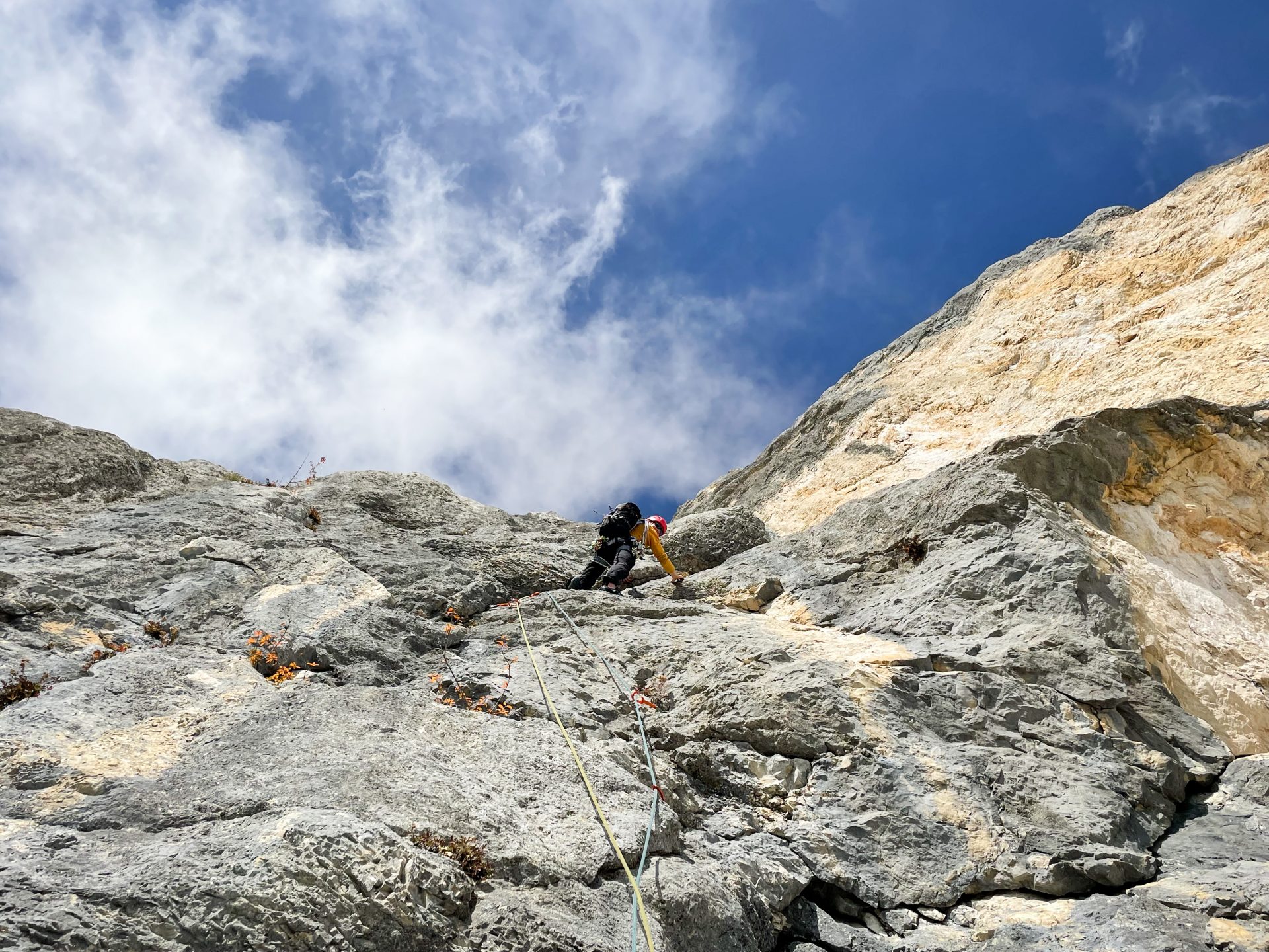 Chartreuse Grand Manti voie de la Rampe escalade terrain aventure climb climbing calcaire Grésivaudan pitons coinceurs