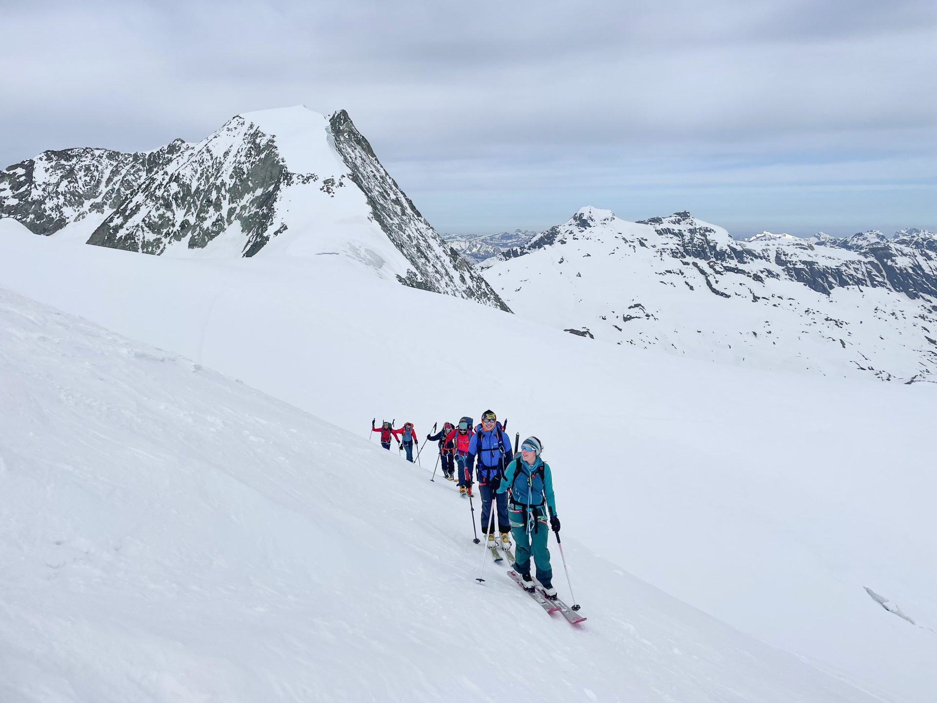 Chamonix Zermatt raid à ski Alpes Suisse Italie ski rando alpinisme Mont Blanc Valais