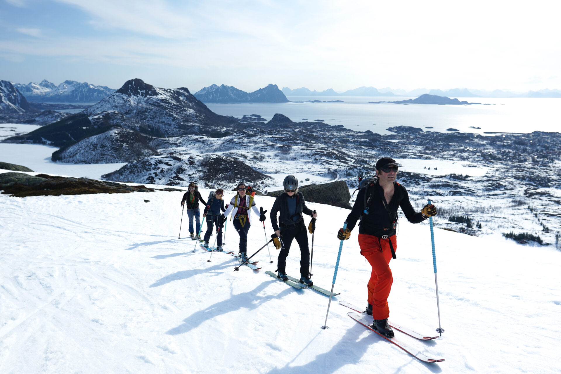 Norvège Lofoten Varden ski de randonnée paysage fjord