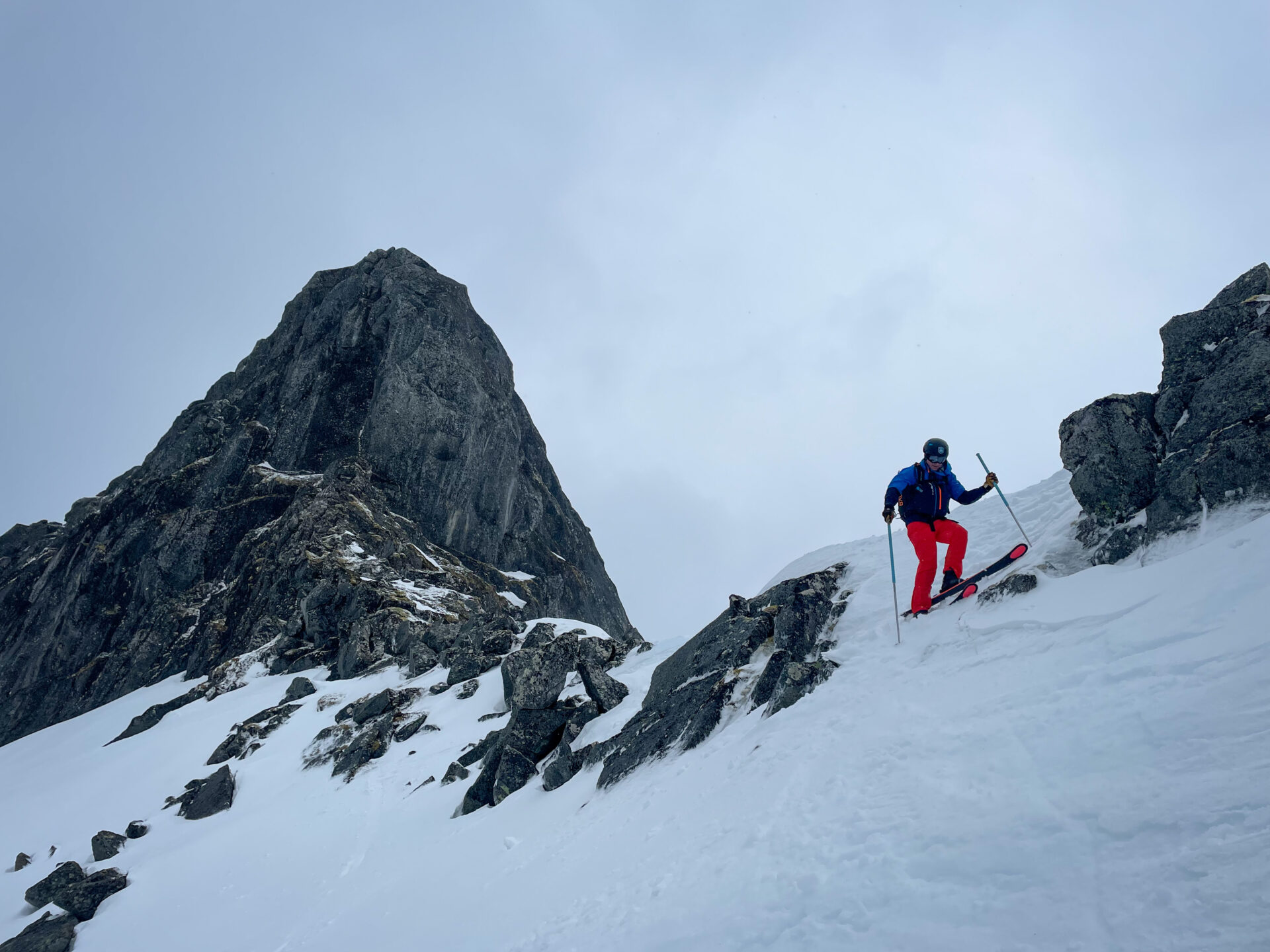 Norvège Lofoten Kroktinden Blattinden ski de randonnée paysage fjord