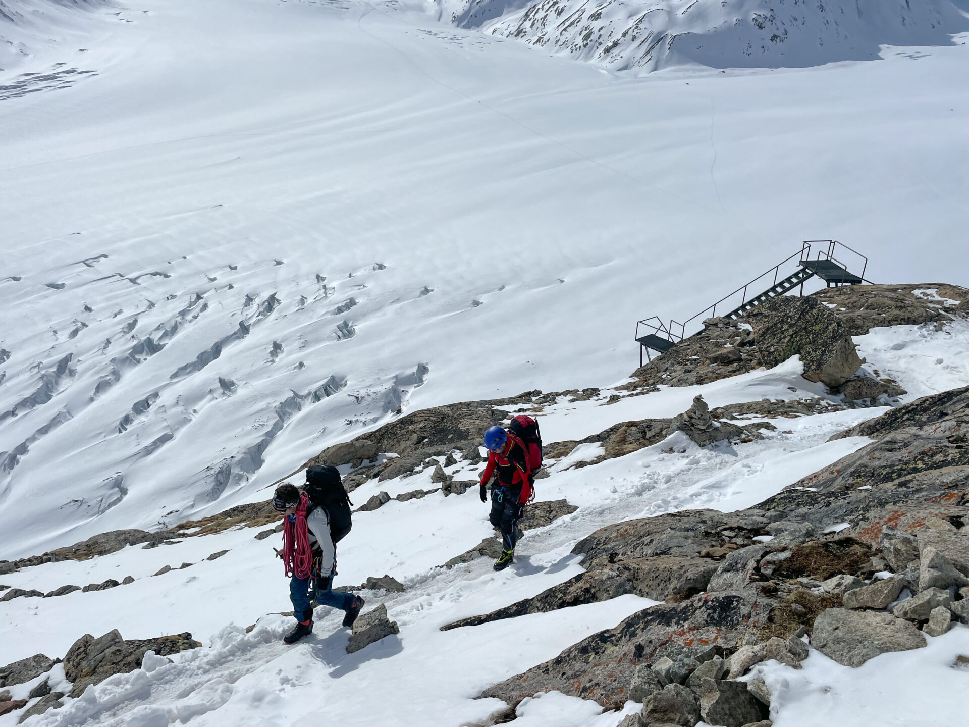 Raid ski Oberland Bernois randonnée alpinisme glacier gletscher Konkordia Monch Jungfrau Aletsch Aletschgletscher hutte