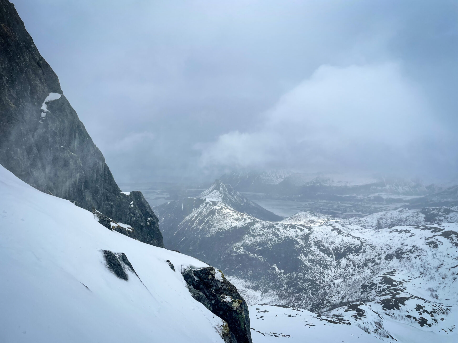 Norvège Lofoten Kroktinden Blattinden ski de randonnée paysage fjord