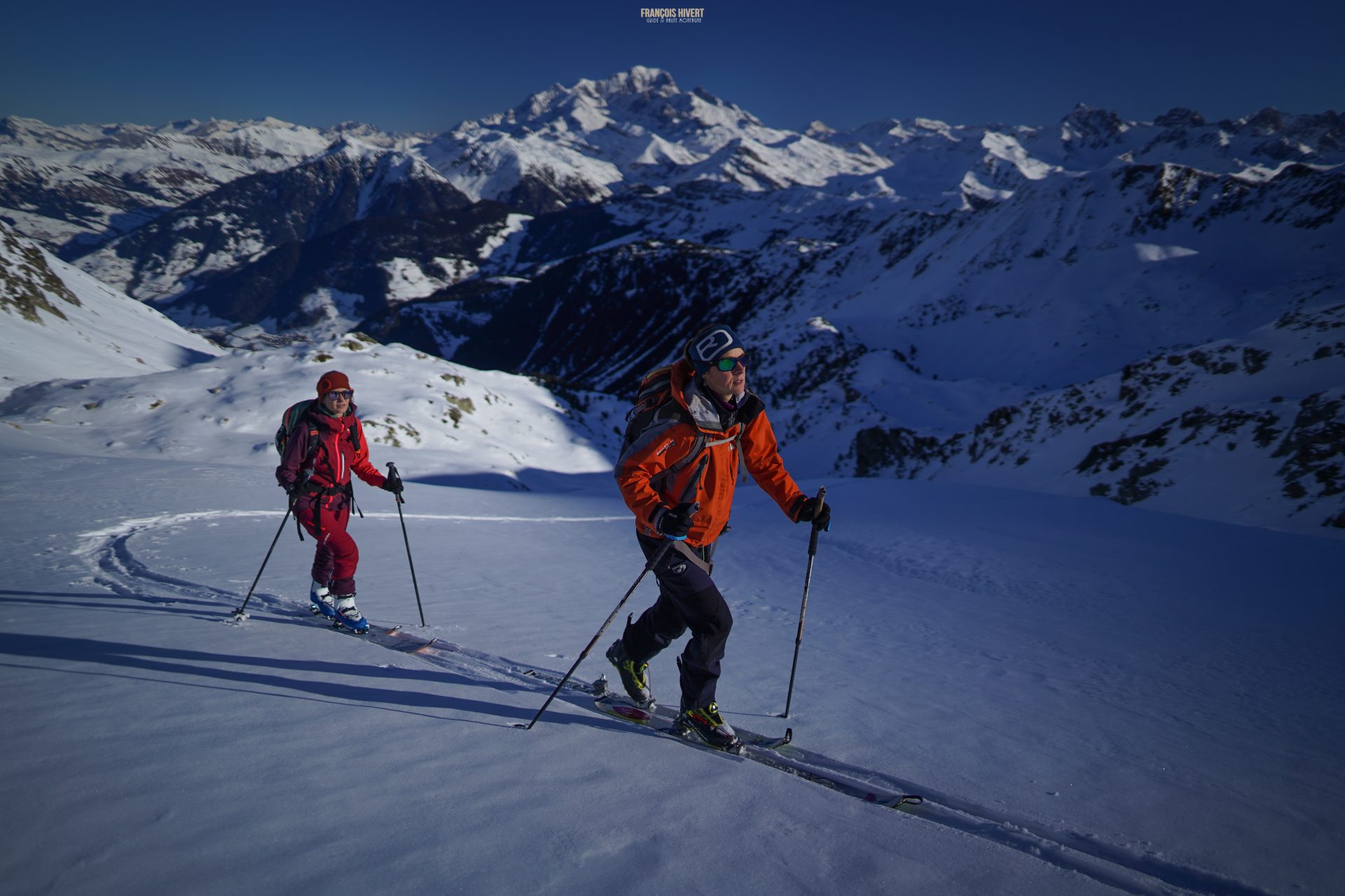 Beaufortain ski de randonnée pointe du Dard ski touring guide de haute montagne Grand Mont