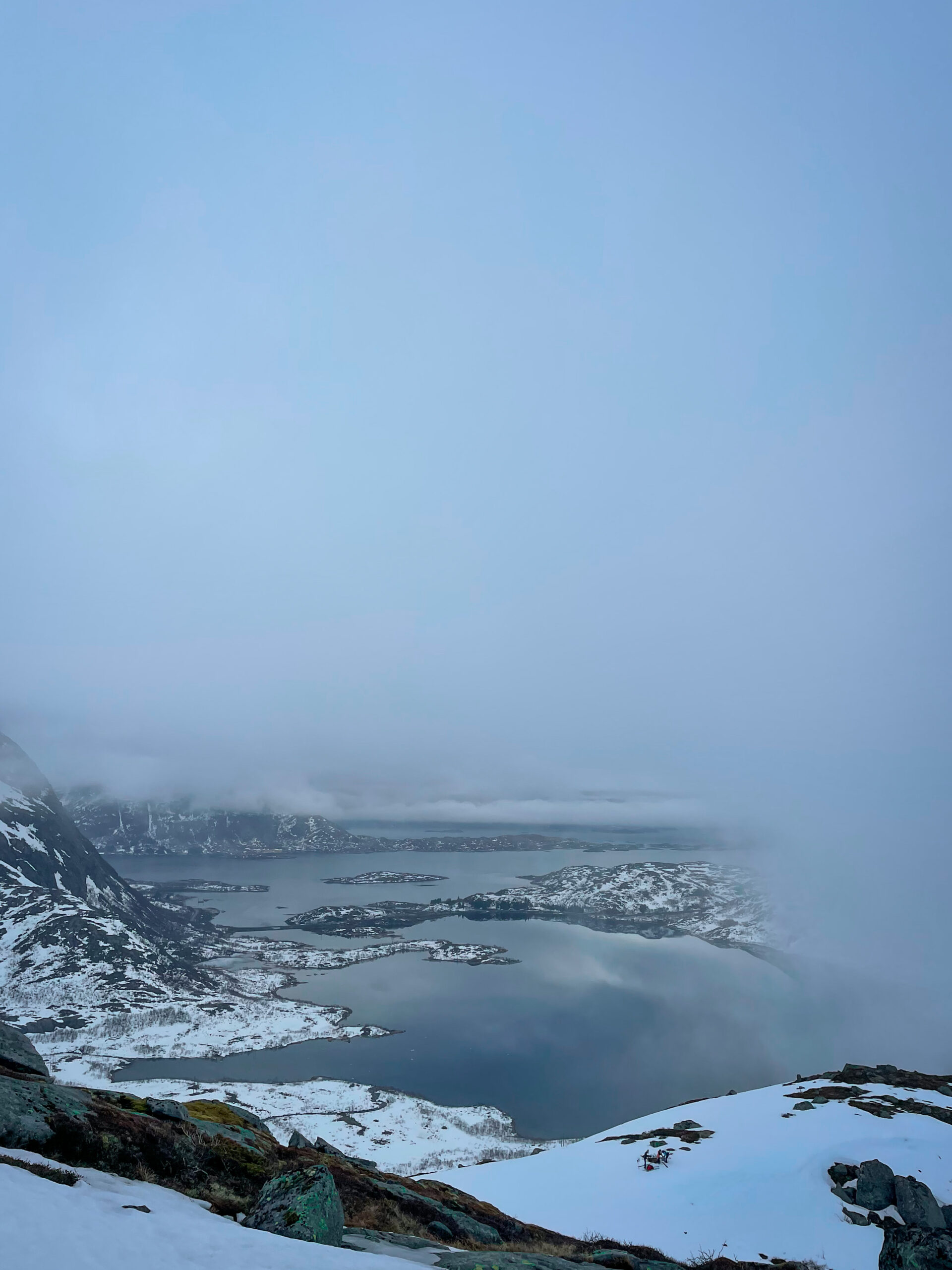 Norvège Lofoten Rundfjellet ski de randonnée paysage fjord