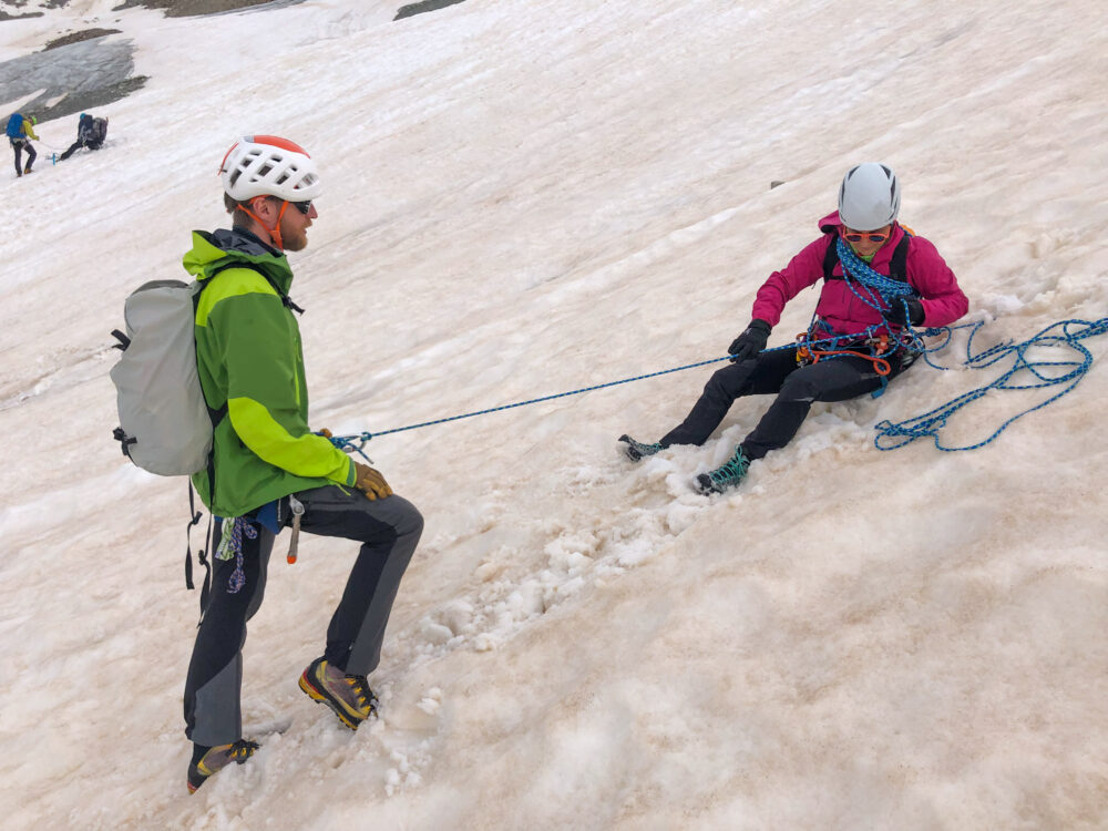 Formation sécurité glacier La Chamoniarde alpinisme escalade randonnée glaciaire Chamonix Mont Blanc glacier du Tour refuge Albert 1er