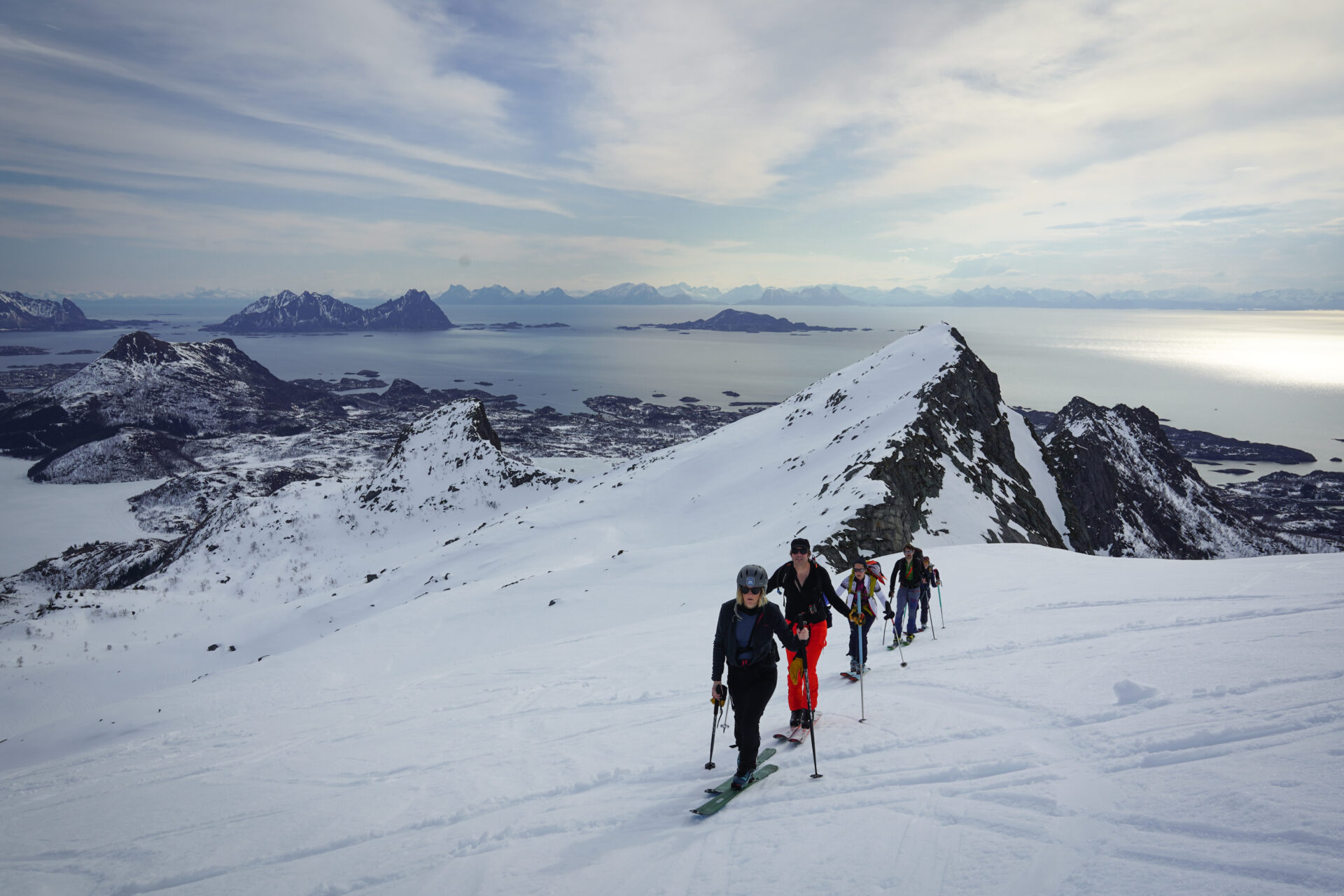 Norvège Lofoten Varden ski de randonnée paysage fjord