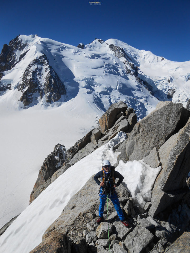 Arête des cosmiques Alpinisme Mont Blanc aiguille du Midi escalade grimpe climb climbing alpinism