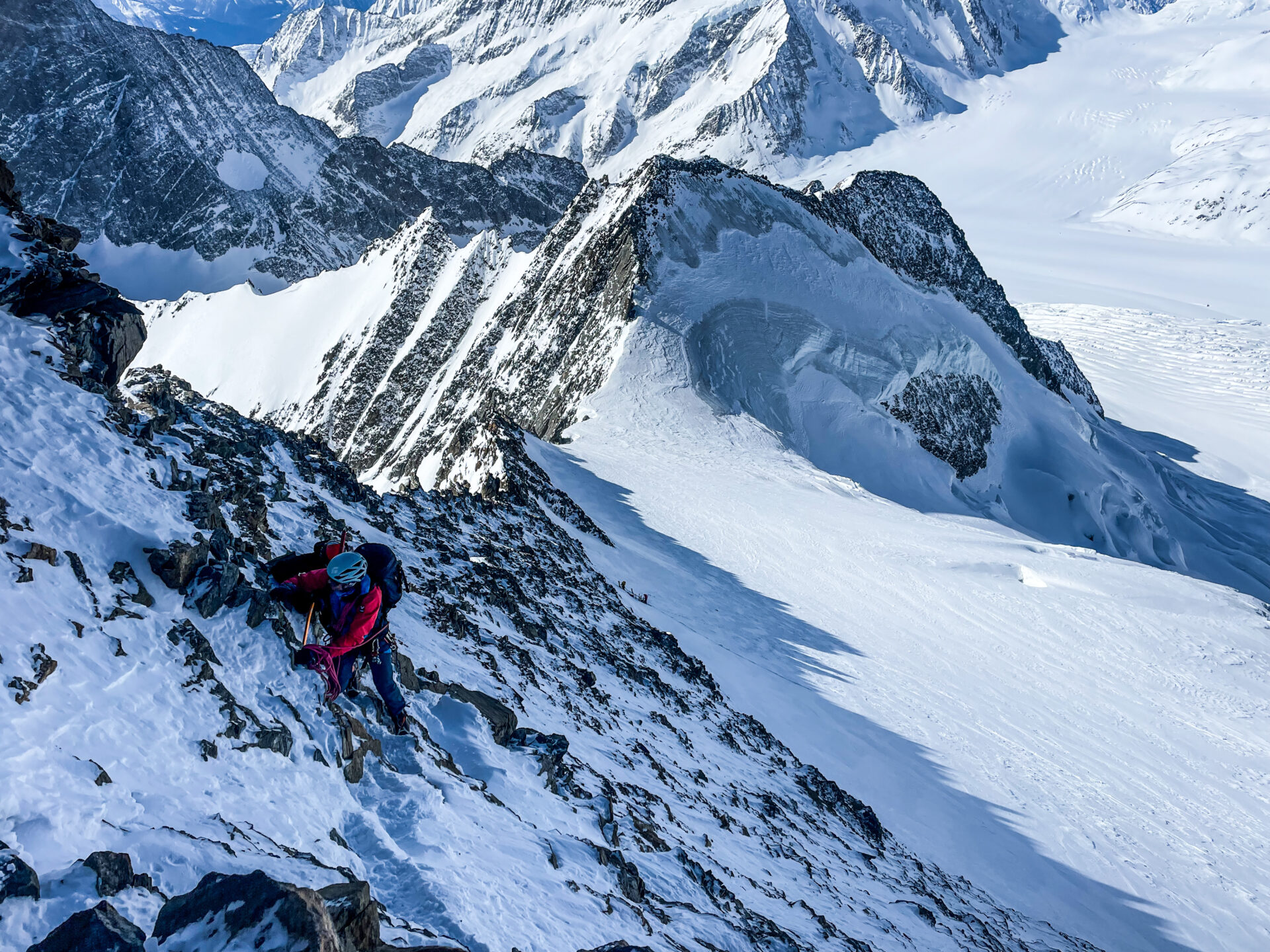 Raid ski Oberland Bernois randonnée alpinisme glacier gletscher Konkordia Monch Jungfrau Aletsch Aletschgletscher hutte