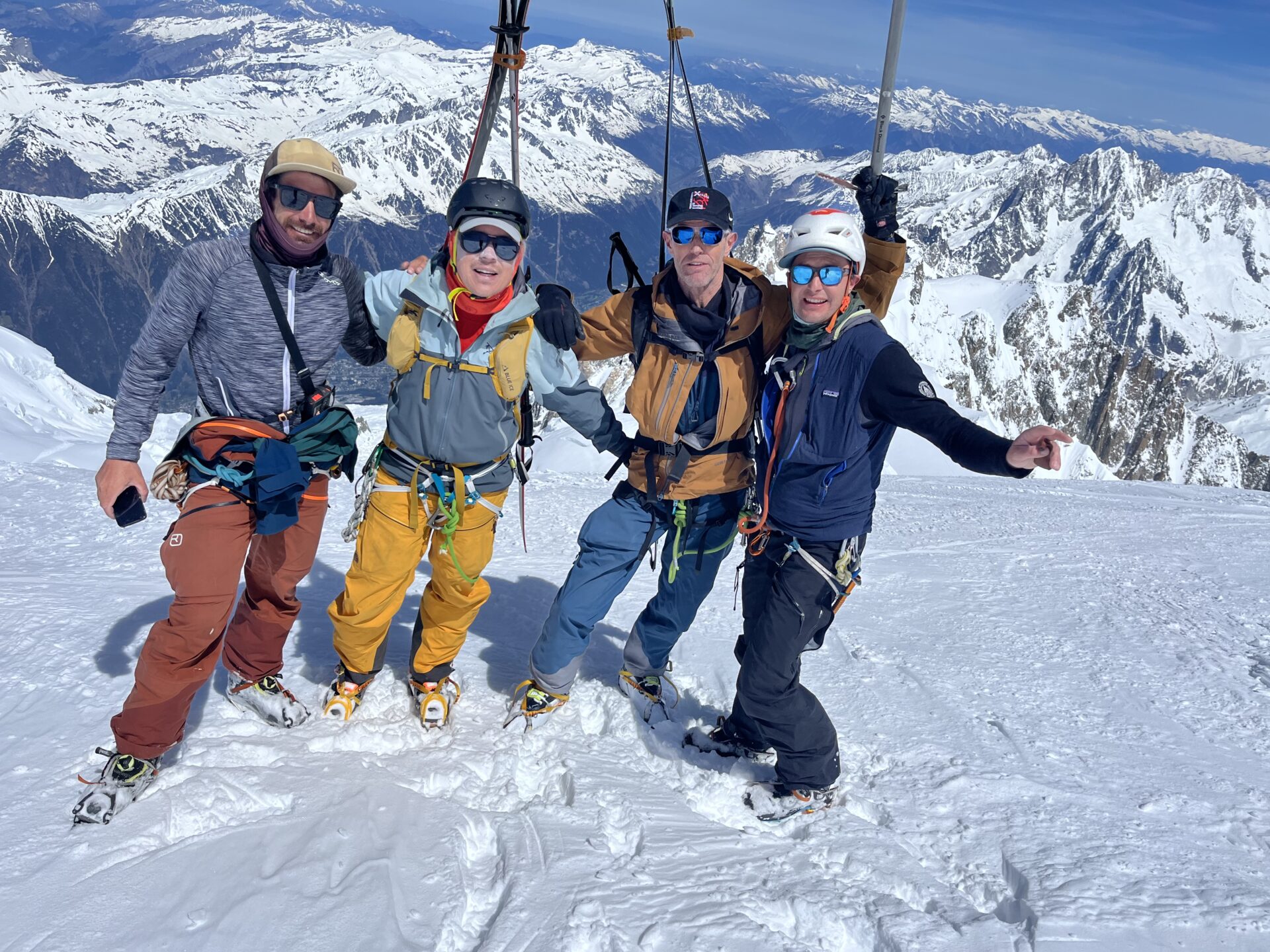 alpinisme ski randonnée Mont Blanc Chamonix Dôme Gouter arête nord Bosses refuge Grands Mulets glacier Bosson face nord Vallot