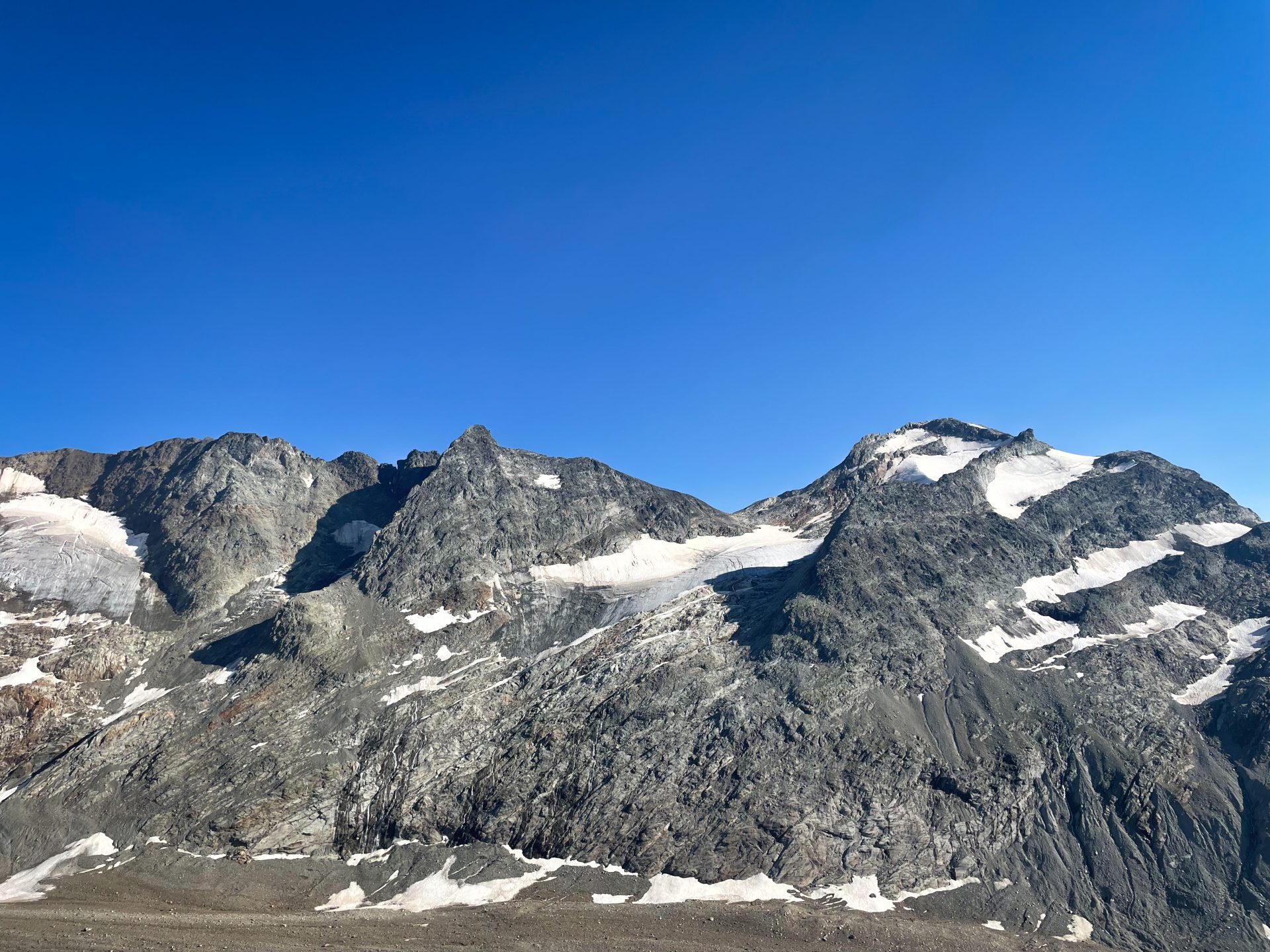 Mont Blanc Chamonix Alpinisme traversée Dôme de Miage refuge Conscrits Bérengère glacier Tré-la-Tête