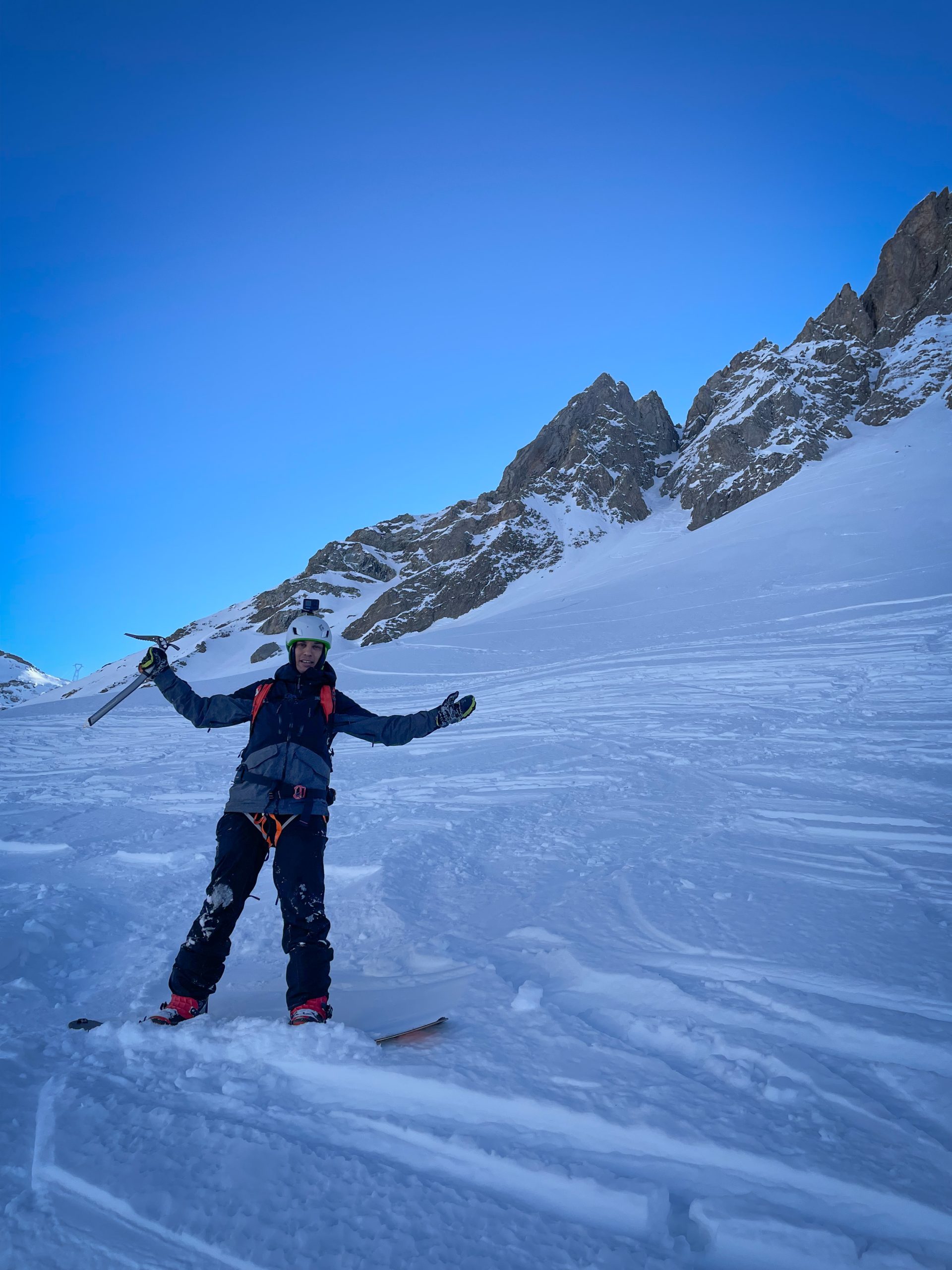 Beaufortain ski de randonnée splitboard couloir pente raide nord aiguilles Pennaz Contamines Val Monjoie