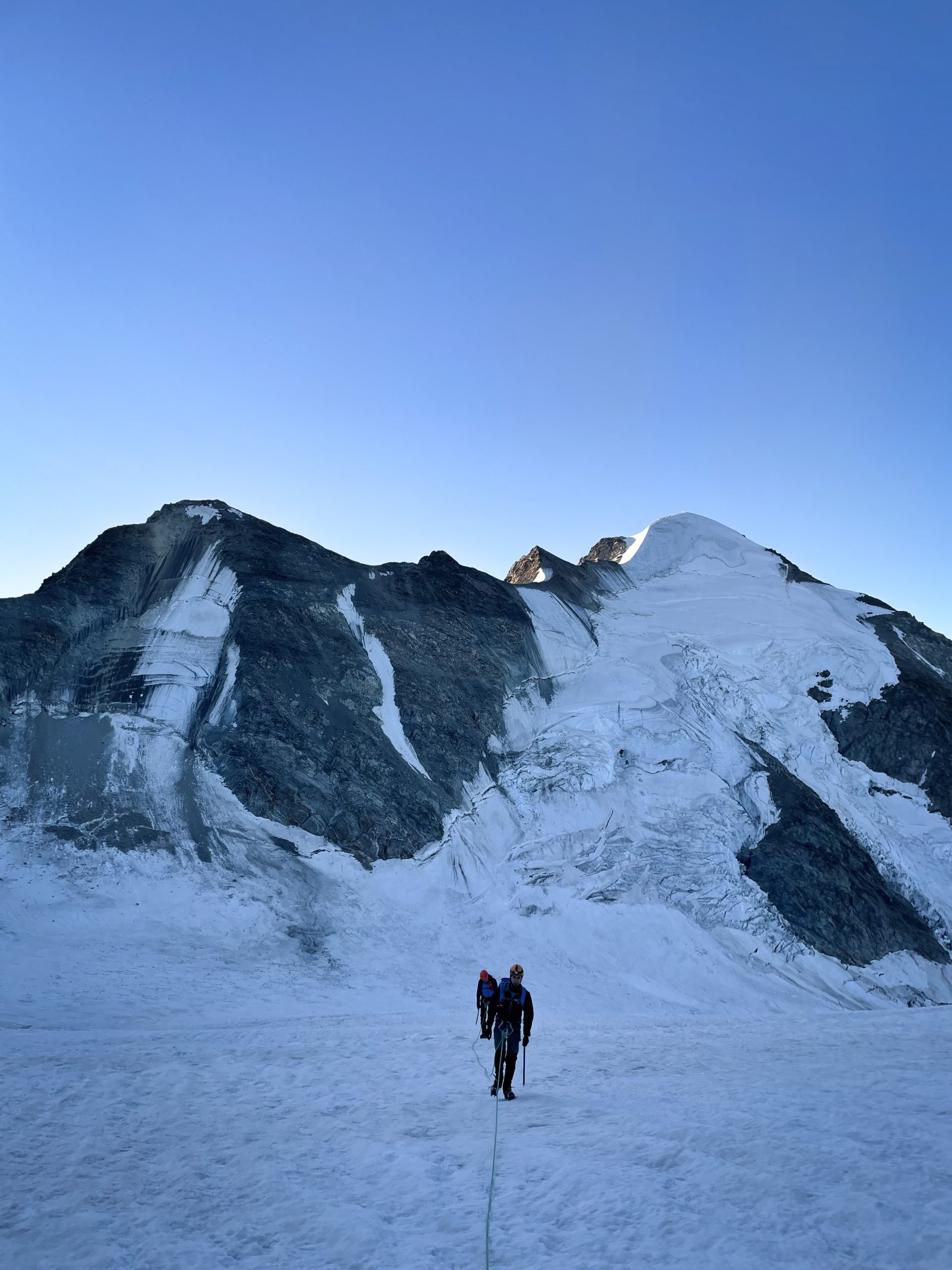 Mont Blanc Chamonix Alpinisme traversée Dôme de Miage refuge Conscrits Bérengère glacier Tré-la-Tête