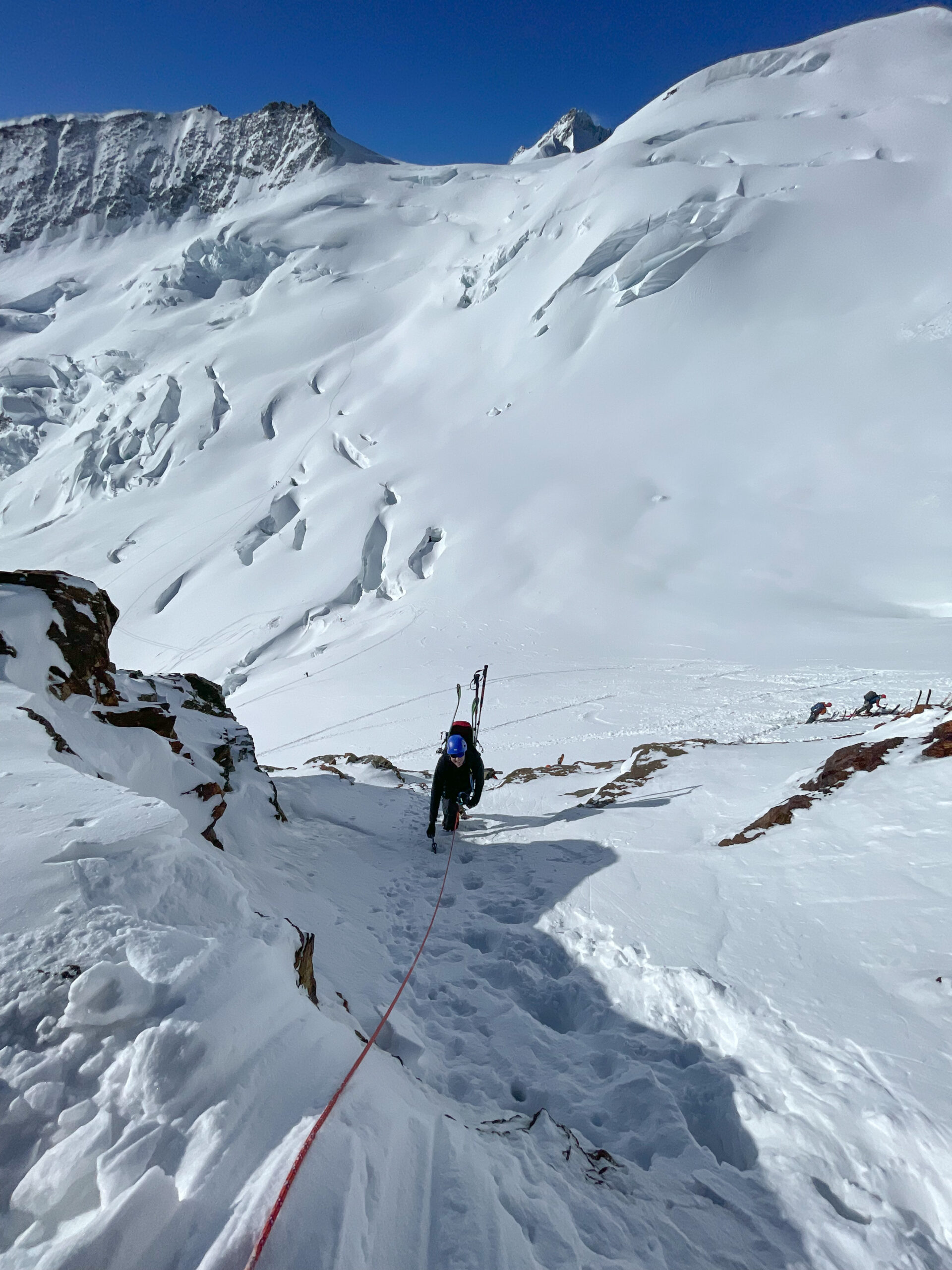 Raid ski Oberland Bernois randonnée alpinisme glacier gletscher Konkordia Monch Jungfrau Aletsch Aletschgletscher hutte