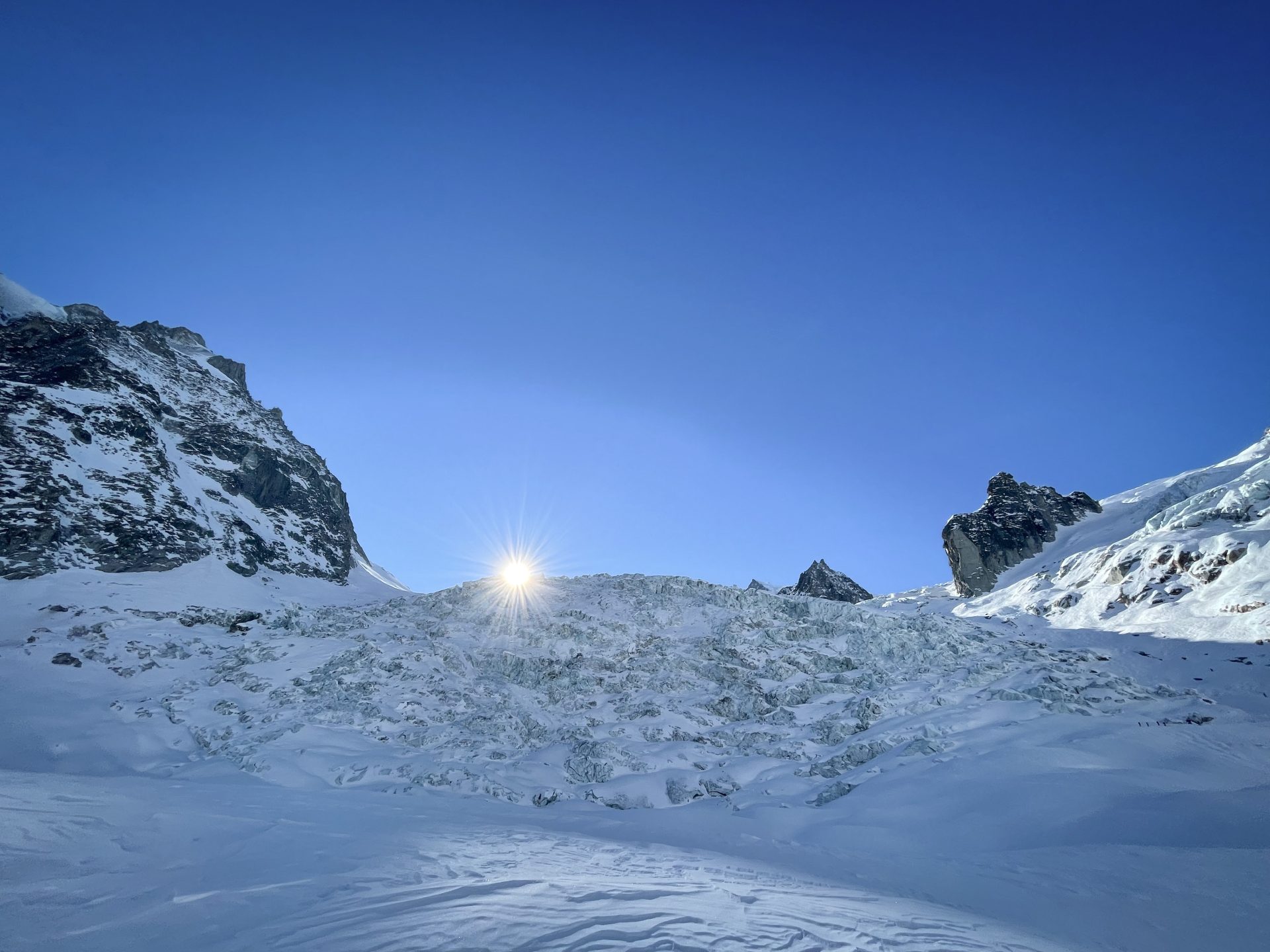 Ski randonnée alpinisme Mont Blanc massif Vallée Blanche aiguille du Midi envers du Plan freeride freeski