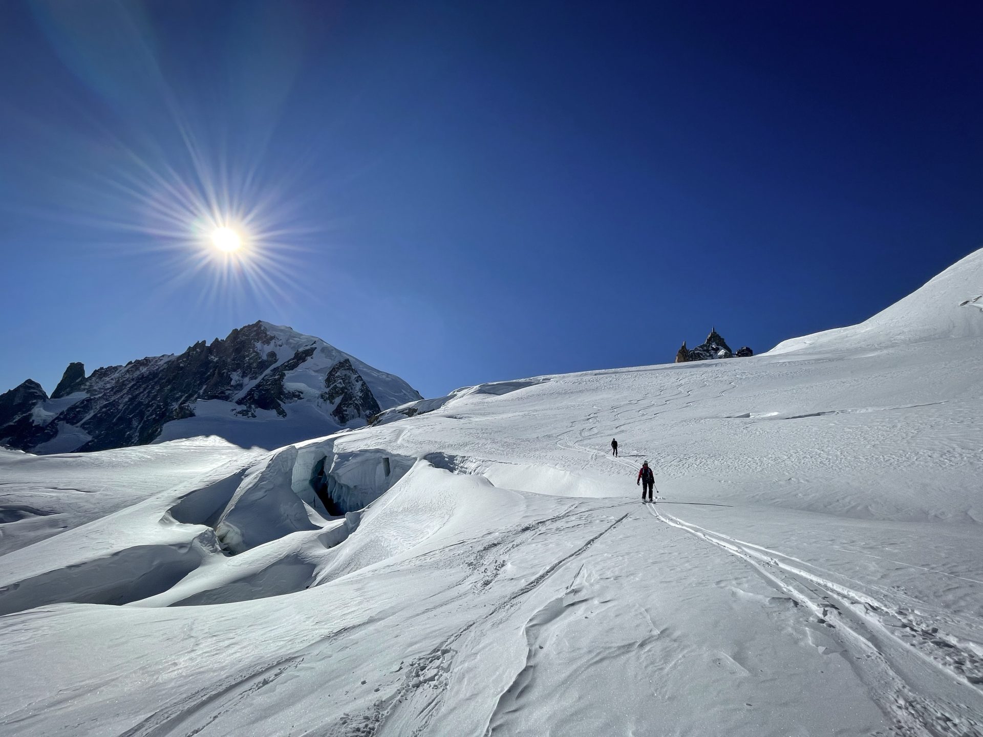 Ski randonnée alpinisme Mont Blanc massif Vallée Blanche aiguille du Midi envers du Plan freeride freeski