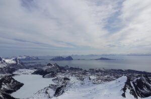 Norvège Lofoten Varden ski de randonnée paysage fjord