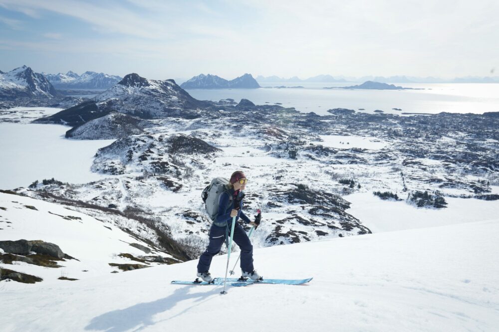 Norvège Lofoten Varden ski de randonnée paysage fjord