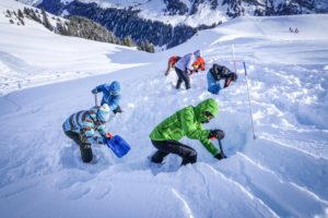 formation avalanche secours DVA pelle sonde air bag ski de randonnée Beaufortain
