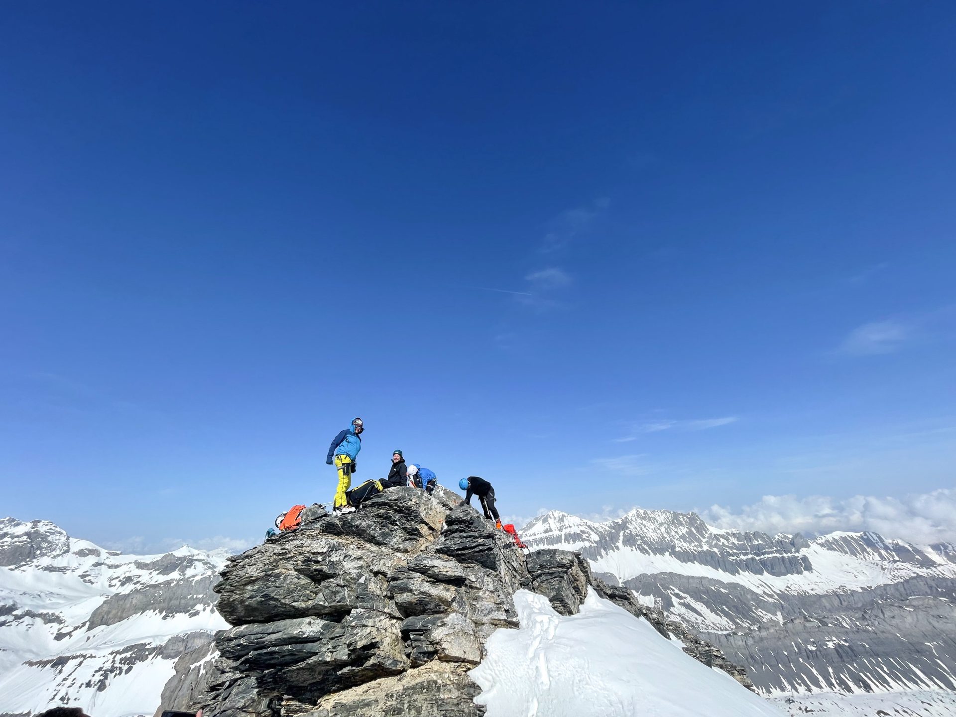 Raid à ski Wildstrubel ski de randonnée Oberland Alpes Suisse Laukerbad Adelboden