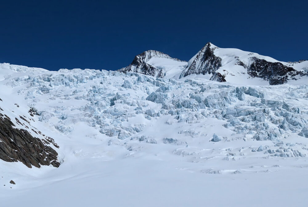 Raid ski Oberland Bernois randonnée alpinisme glacier gletscher Konkordia Monch Jungfrau Aletsch Aletschgletscher hutte