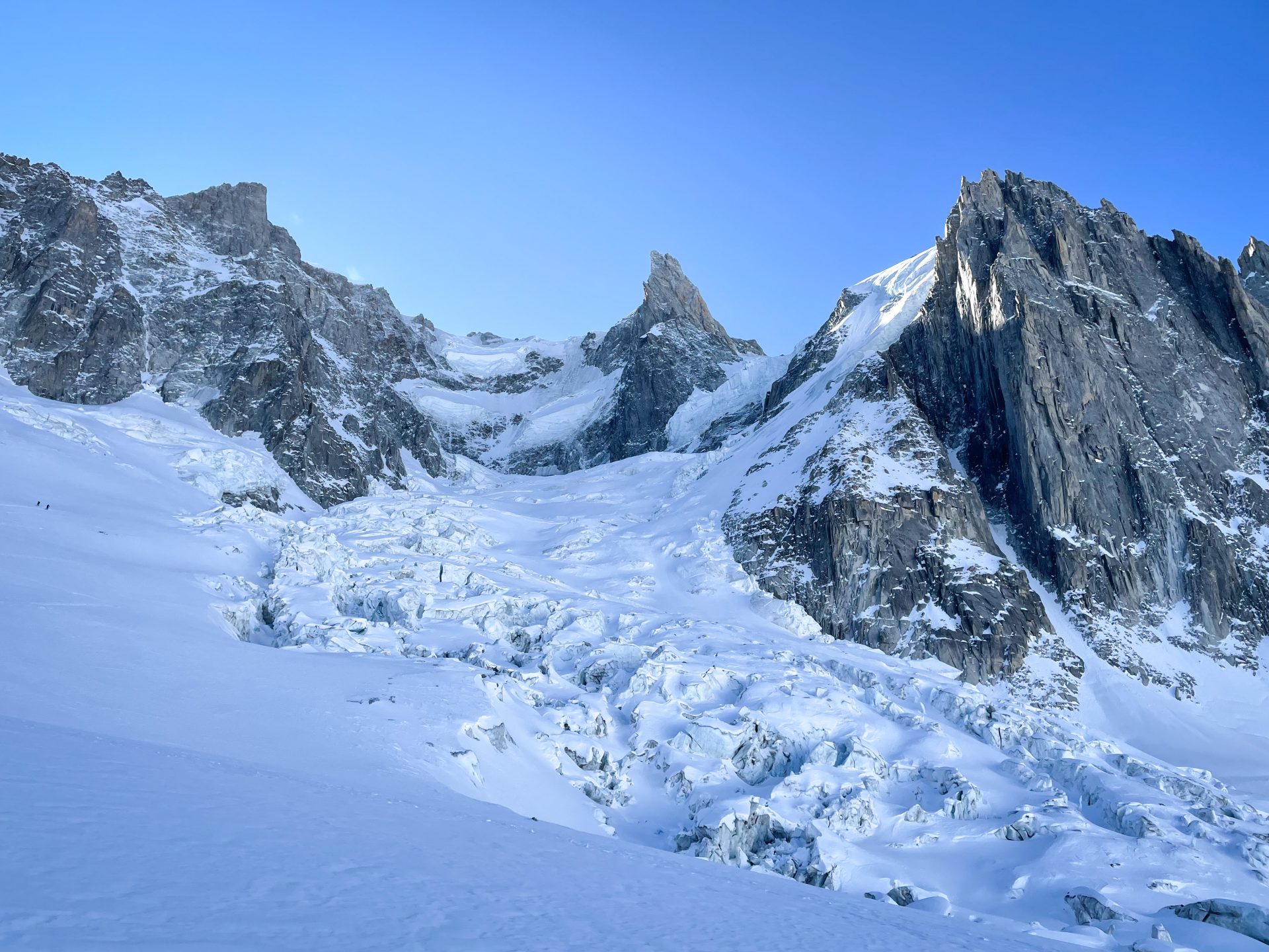 Brèche Puiseux Périade bivouac Mont Mallet Grandes Jorasses Chamonix Mont Blanc Vallée Blanche ski randonnée alpinisme