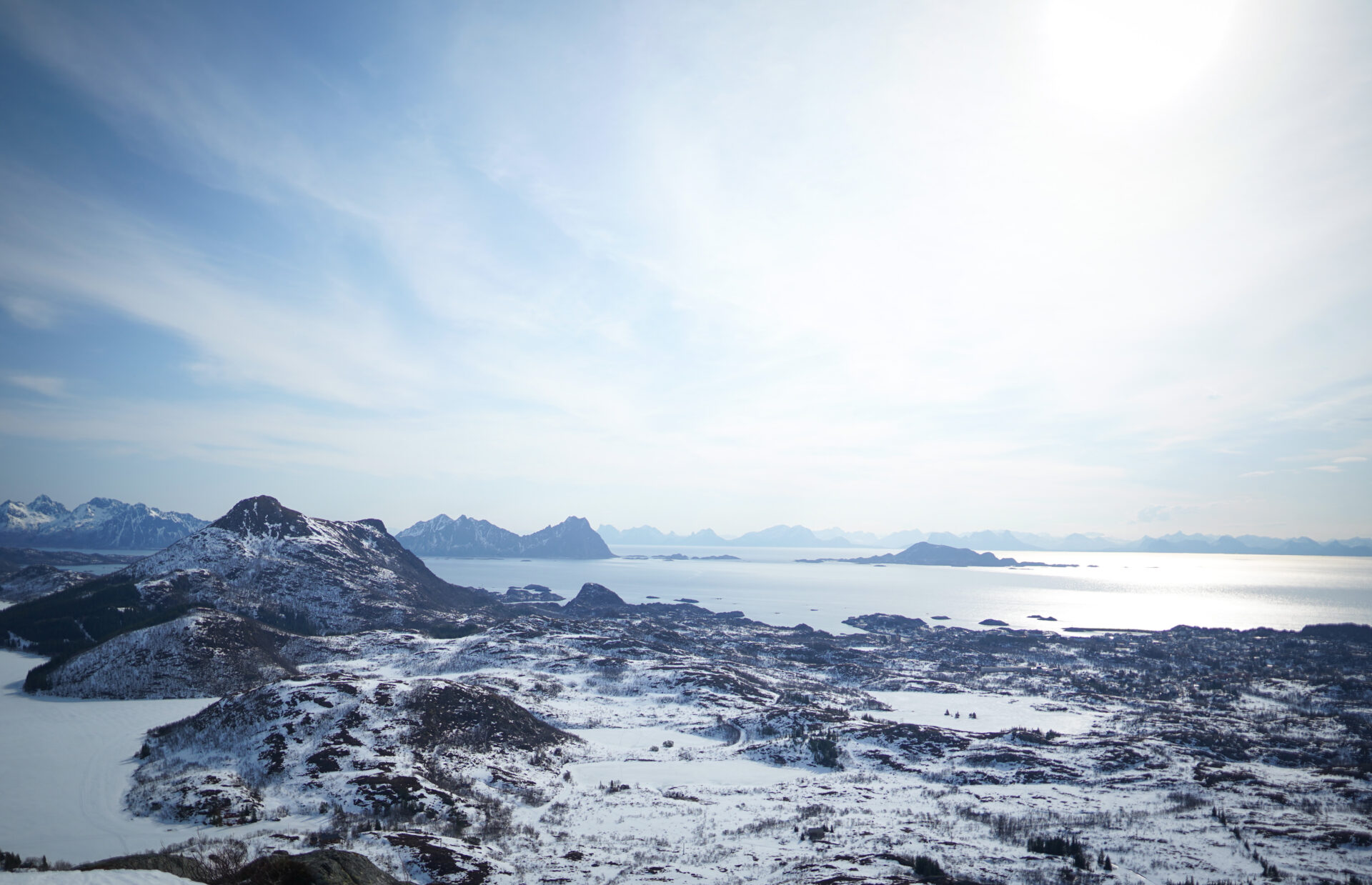 Norvège Lofoten Varden ski de randonnée paysage fjord