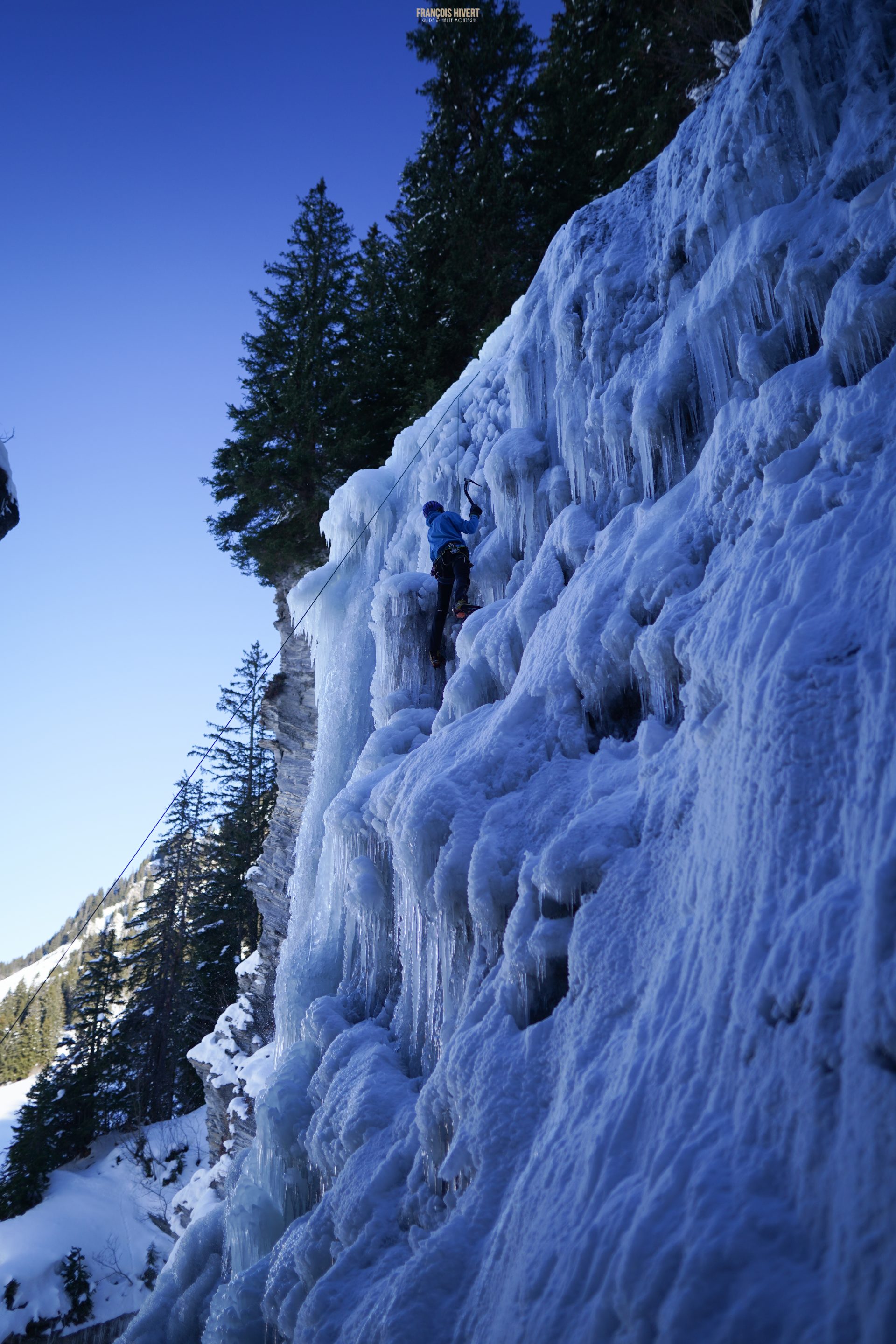 Beaufortain cascade de glace Saint Guérin escalade climb climbing l'Esteray
