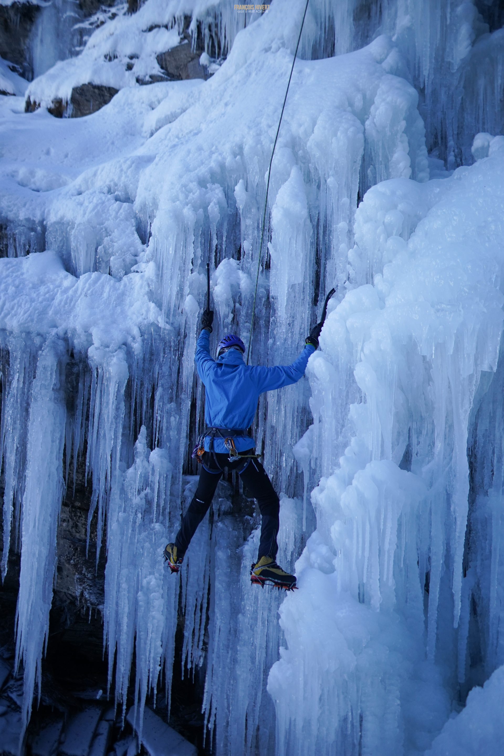 Beaufortain cascade de glace Saint Guérin escalade climb climbing l'Esteray