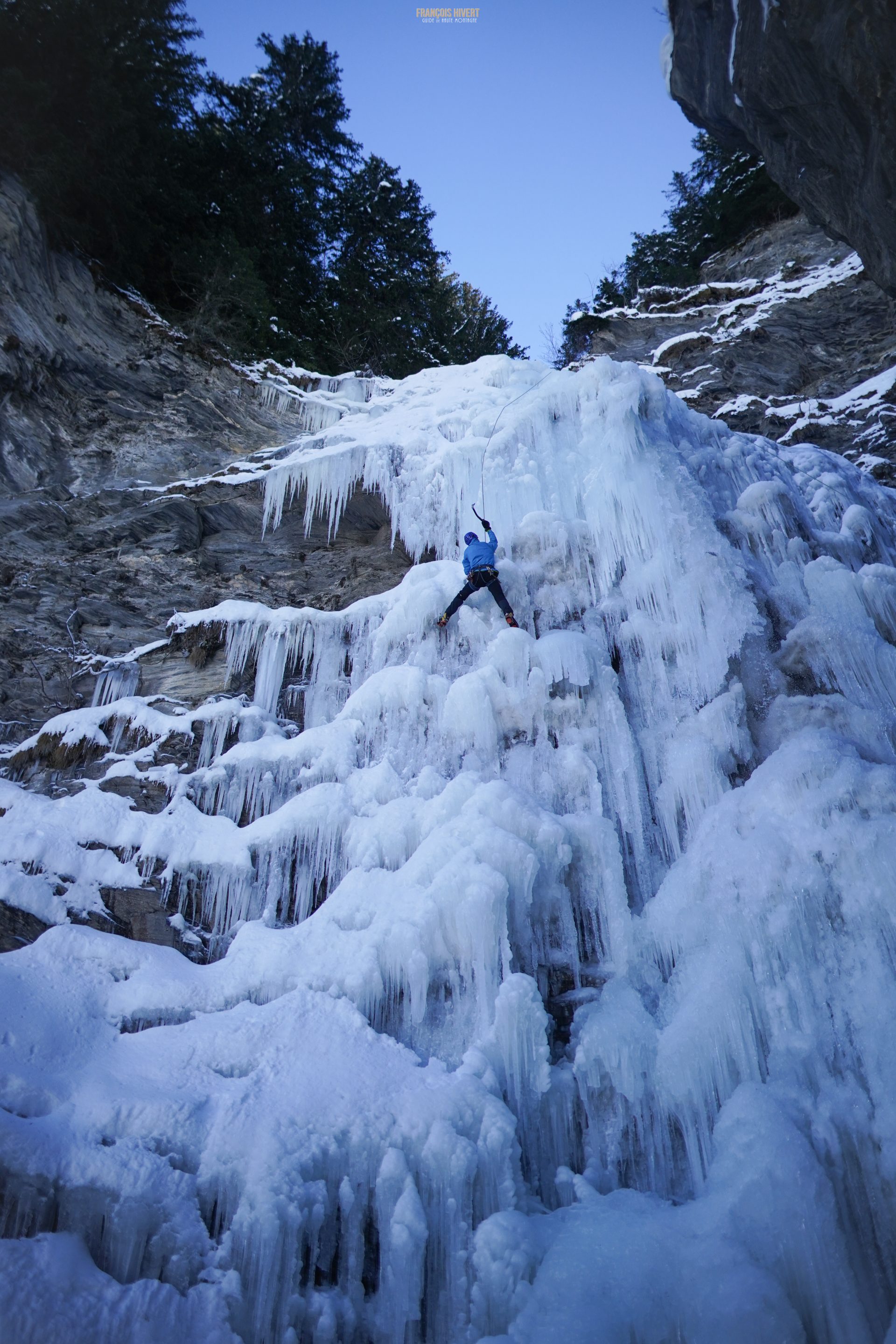 Beaufortain cascade de glace Saint Guérin escalade climb climbing l'Esteray