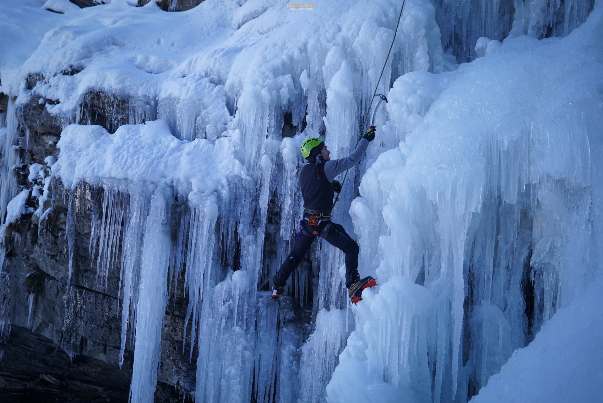 Beaufortain cascade de glace Saint Guérin escalade climb climbing l'Esteray