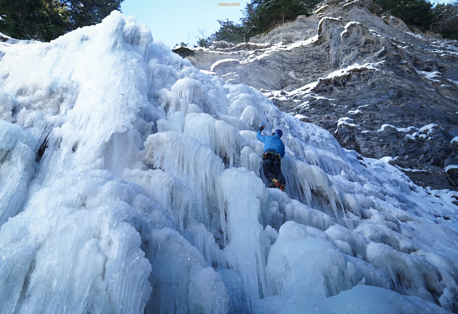 Beaufortain cascade de glace Saint Guérin escalade climb climbing l'Esteray