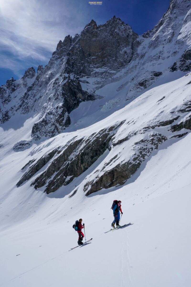 Refuge de Chamoissière Villar d'Arène ski de randonnée ski de rando massif de l'Oisans Ecrins Les Agneaux Grande Ruine Col du Clot des Cavalas le Pavé