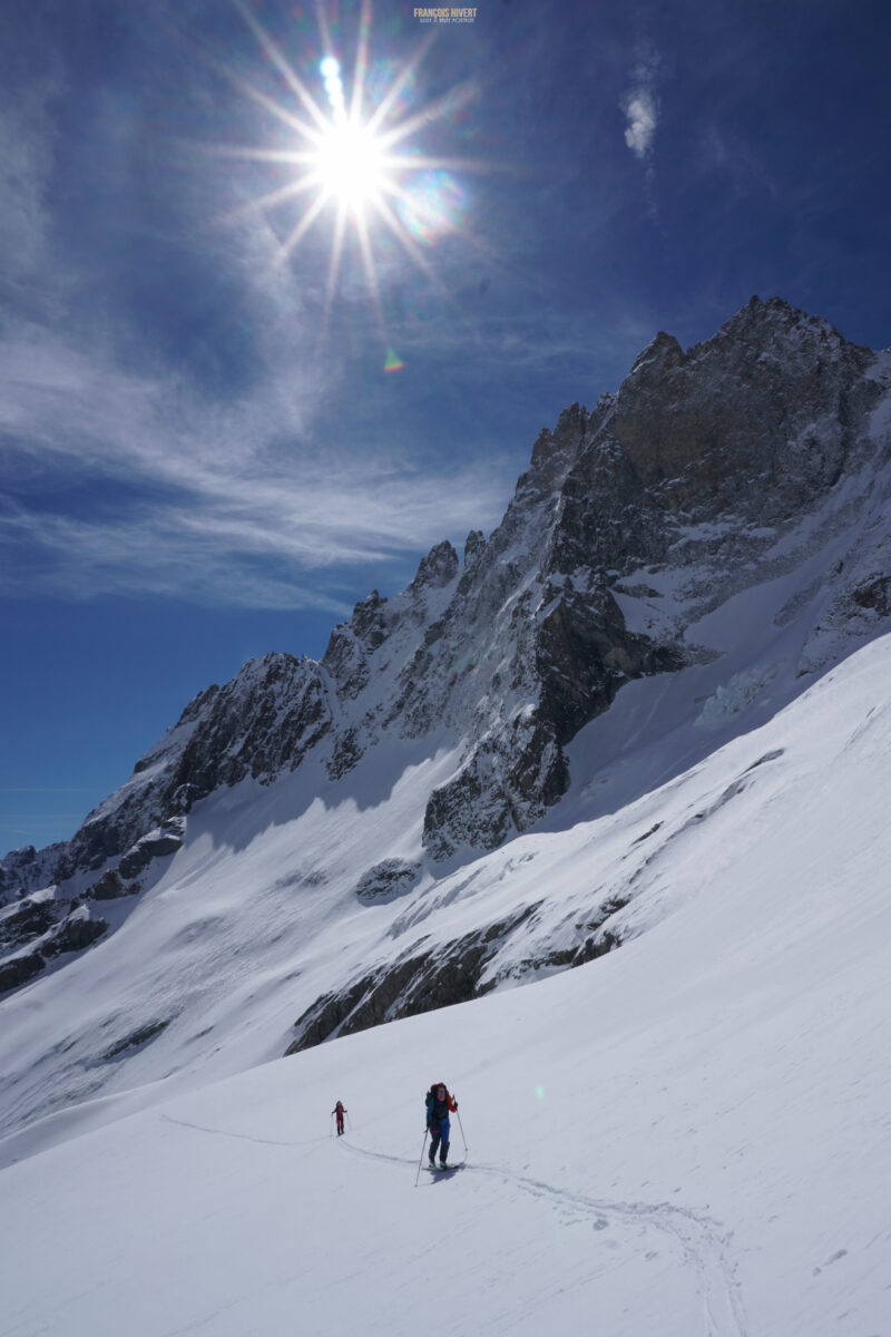 Refuge de Chamoissière Villar d'Arène ski de randonnée ski de rando massif de l'Oisans Ecrins Les Agneaux Grande Ruine Col du Clot des Cavalas le Pavé