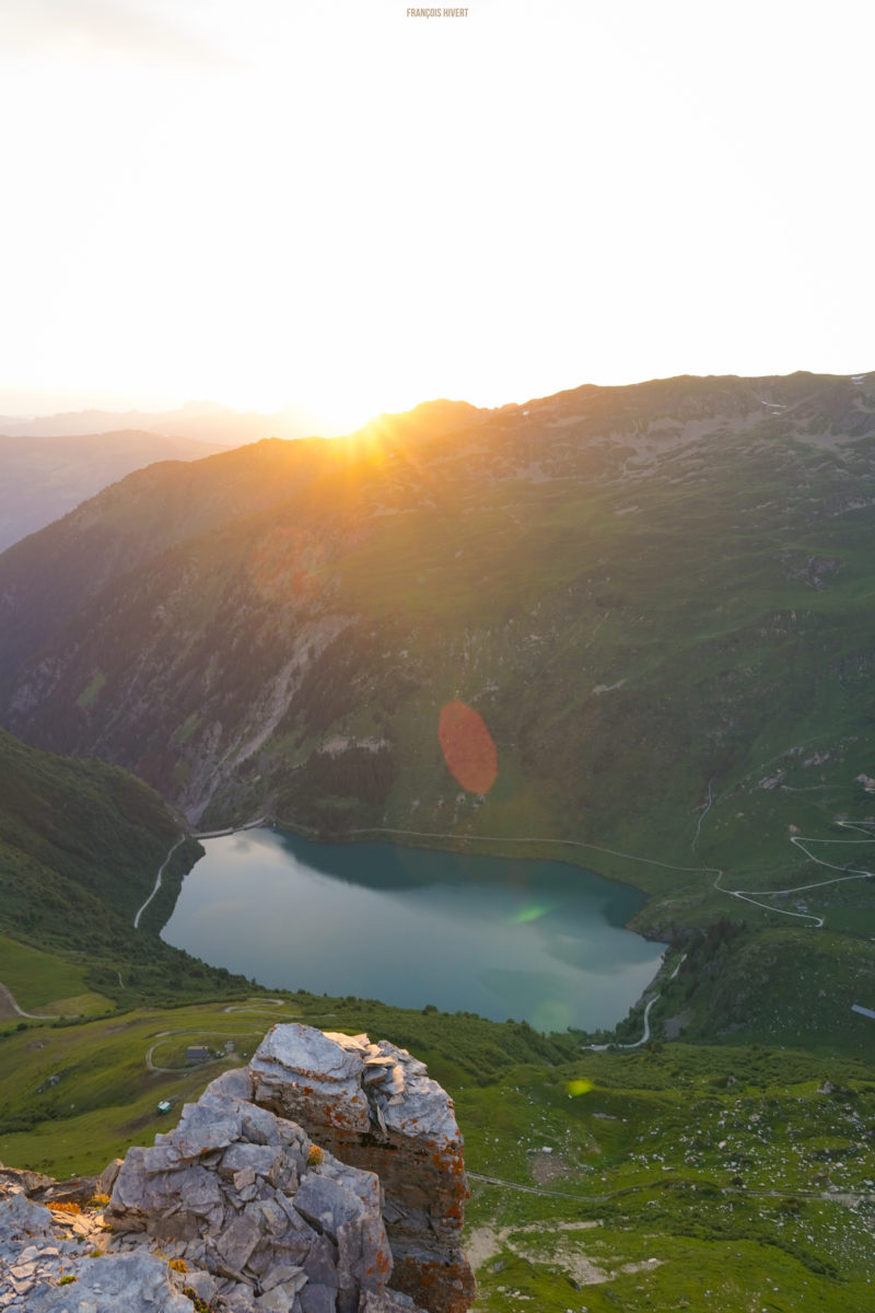 via ferrata rocher du vent coucher de soleil Beaufortain alpinisme escalade