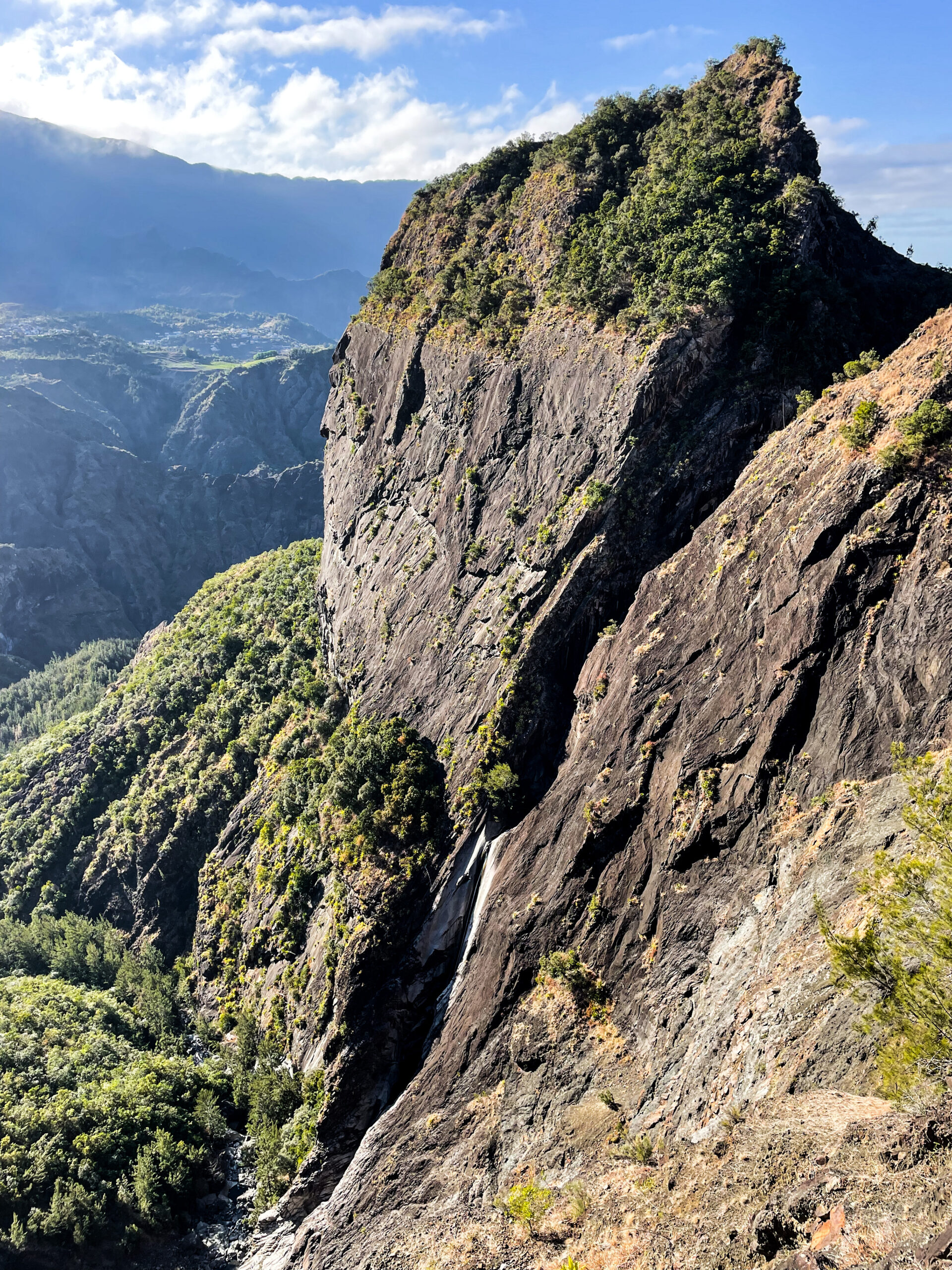 Réunion Piton de Sucre Dame de Pierre Letchis mon amour Cilaos escalade climbing cirque climb