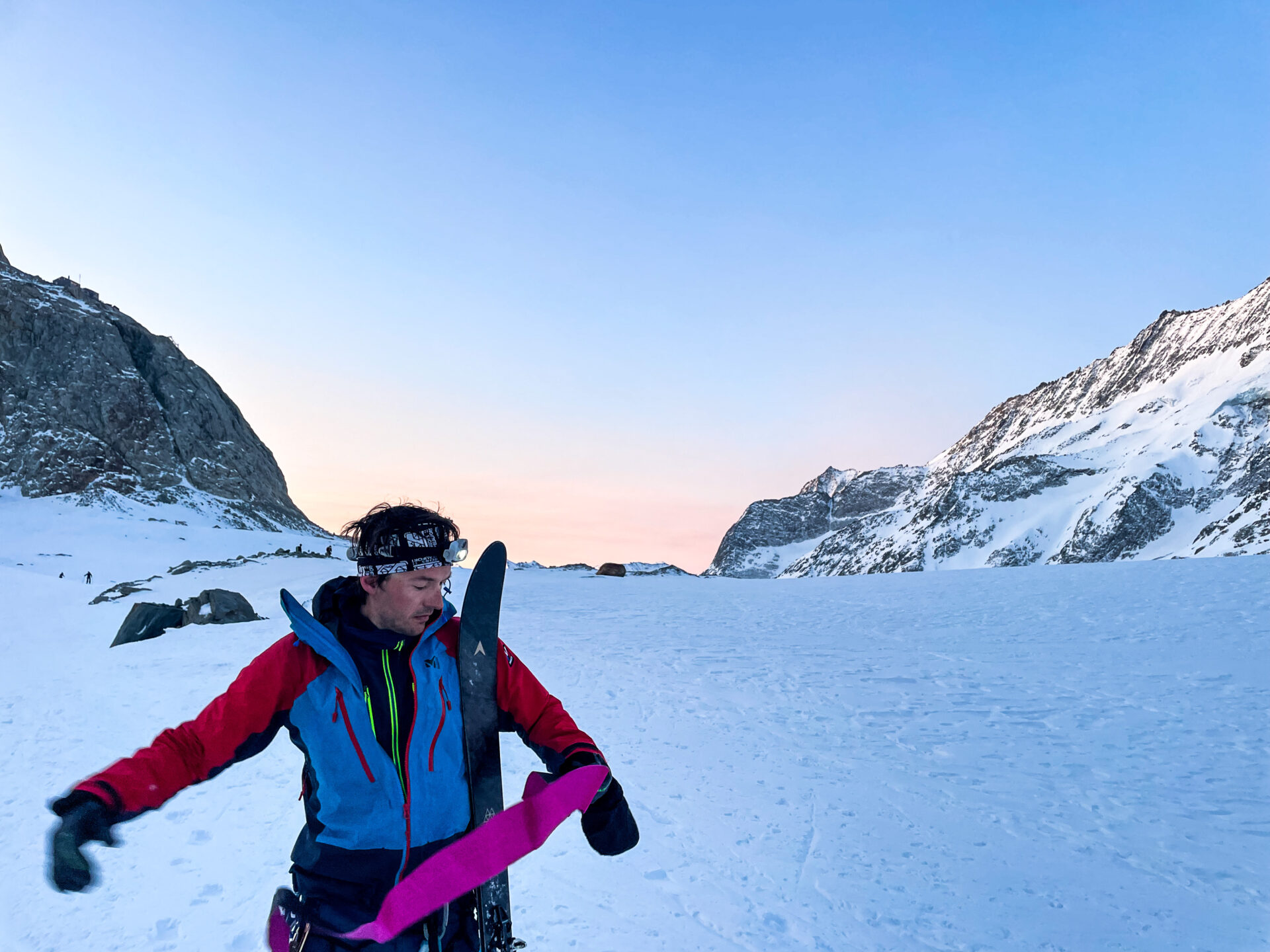 Raid ski Oberland Bernois randonnée alpinisme glacier gletscher Konkordia Monch Jungfrau Aletsch Aletschgletscher hutte