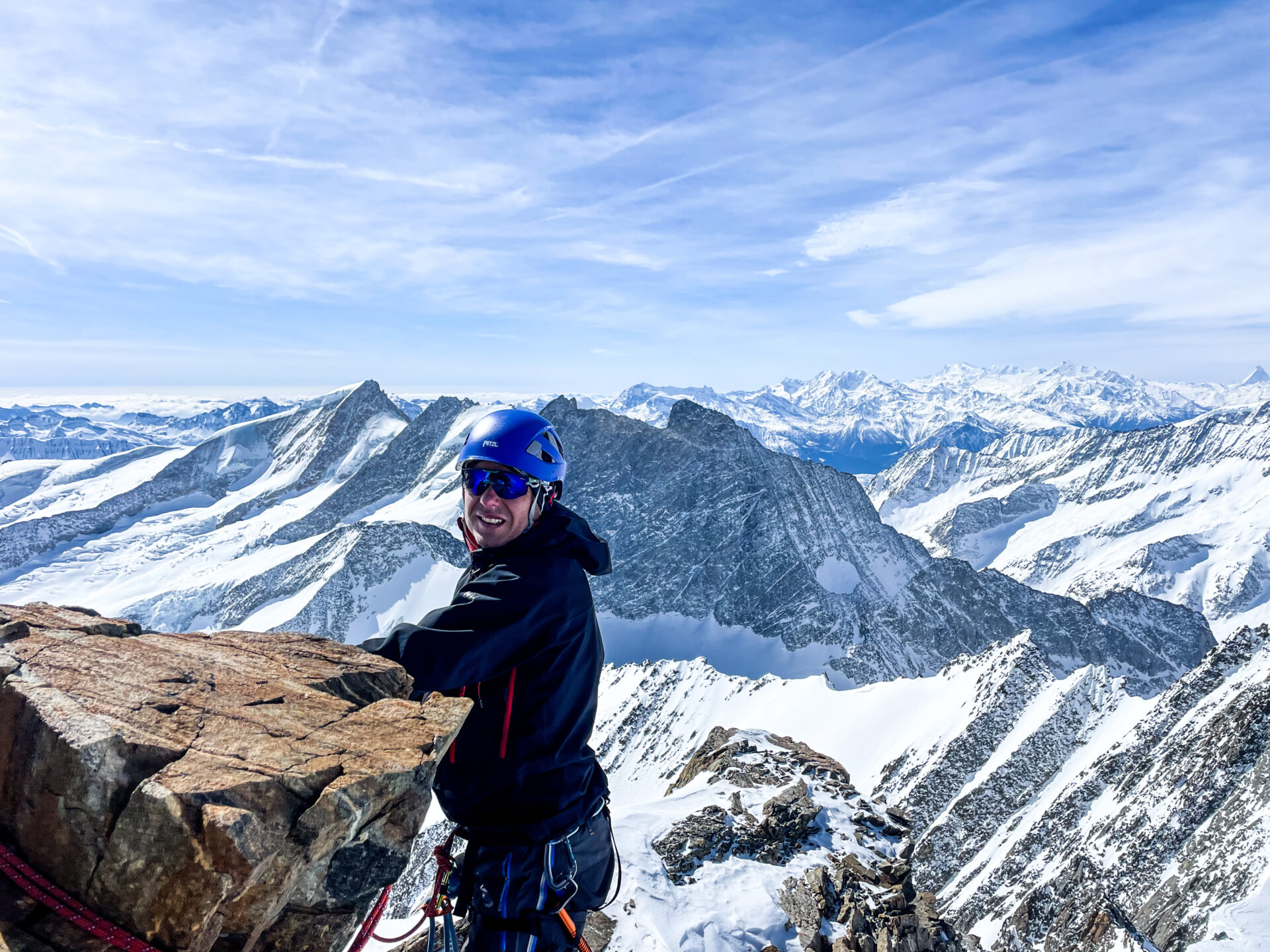 Raid ski Oberland Bernois randonnée alpinisme glacier gletscher Konkordia Monch Jungfrau Aletsch Aletschgletscher hutte