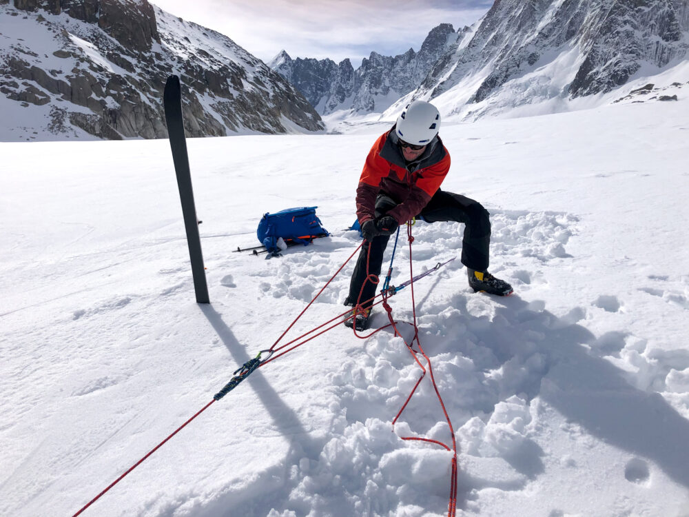 Ski alpinisme ski de rando sécurité glacier refuge Argentière Mont Blanc crevasse safe
