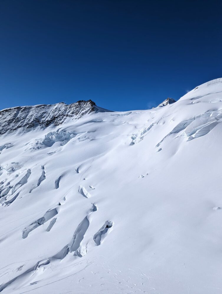 Raid ski Oberland Bernois randonnée alpinisme glacier gletscher Konkordia Monch Jungfrau Aletsch Aletschgletscher hutte