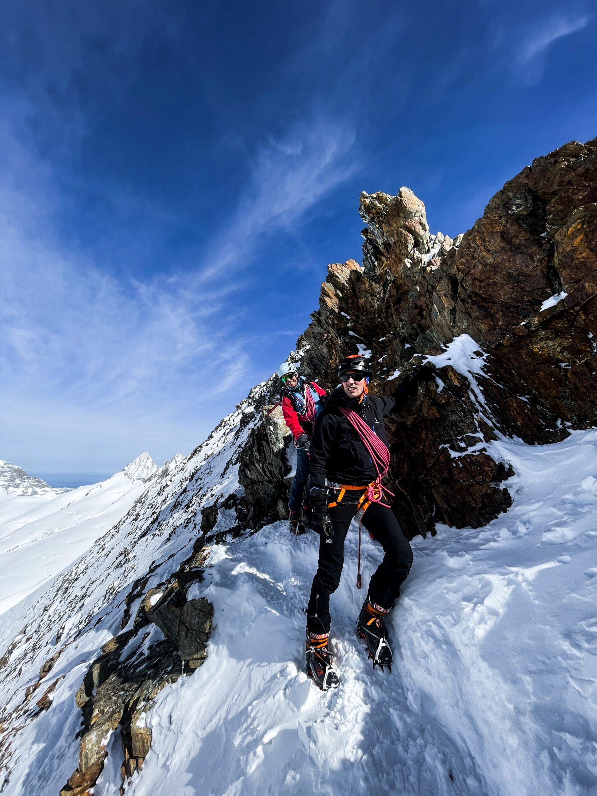 Raid ski Oberland Bernois randonnée alpinisme glacier gletscher Konkordia Monch Jungfrau Aletsch Aletschgletscher hutte